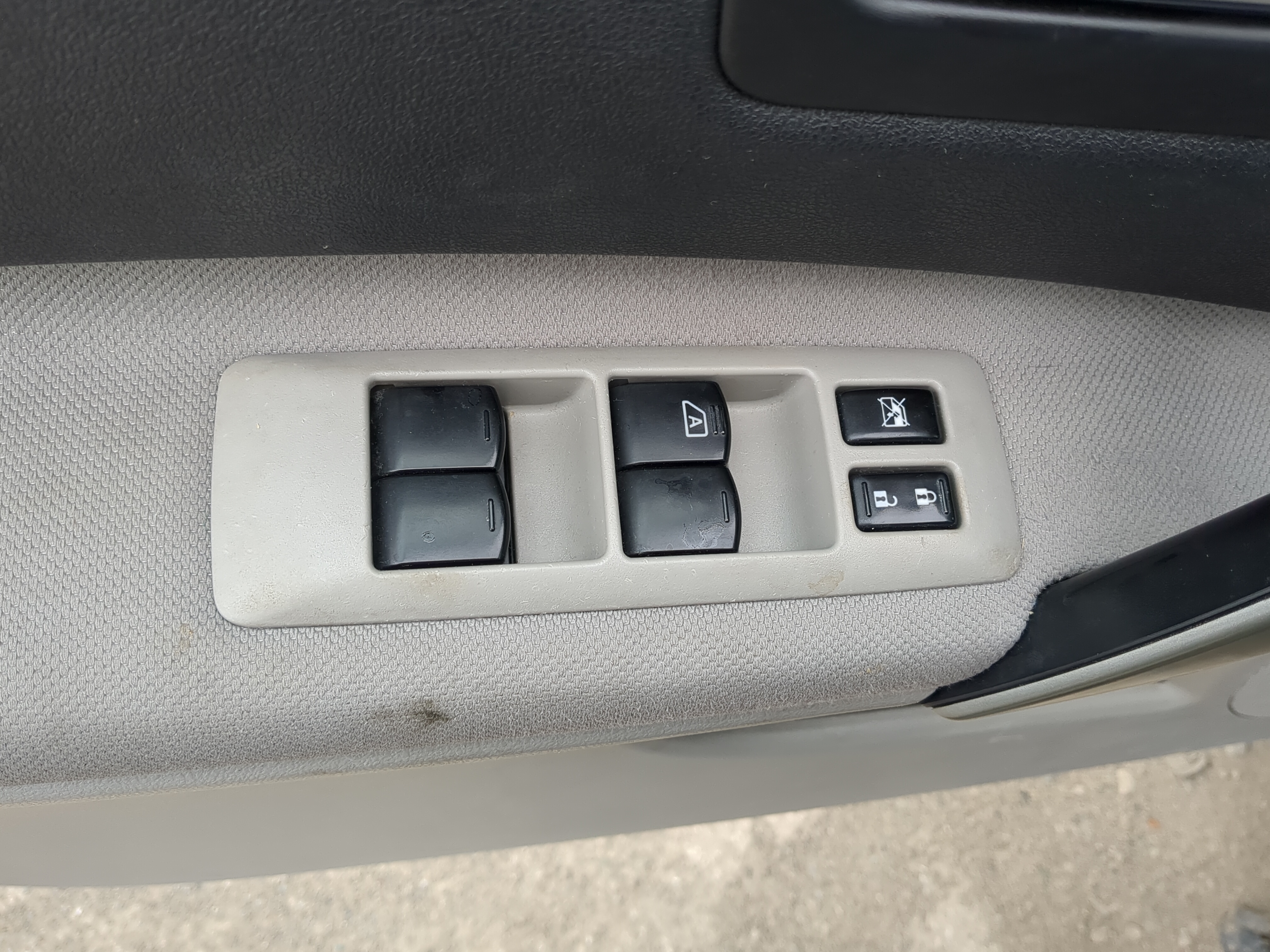2011-2015 Nissan Rogue Driver Left Door Master Power Window Switch 1211668 - Oemusedautoparts1.com