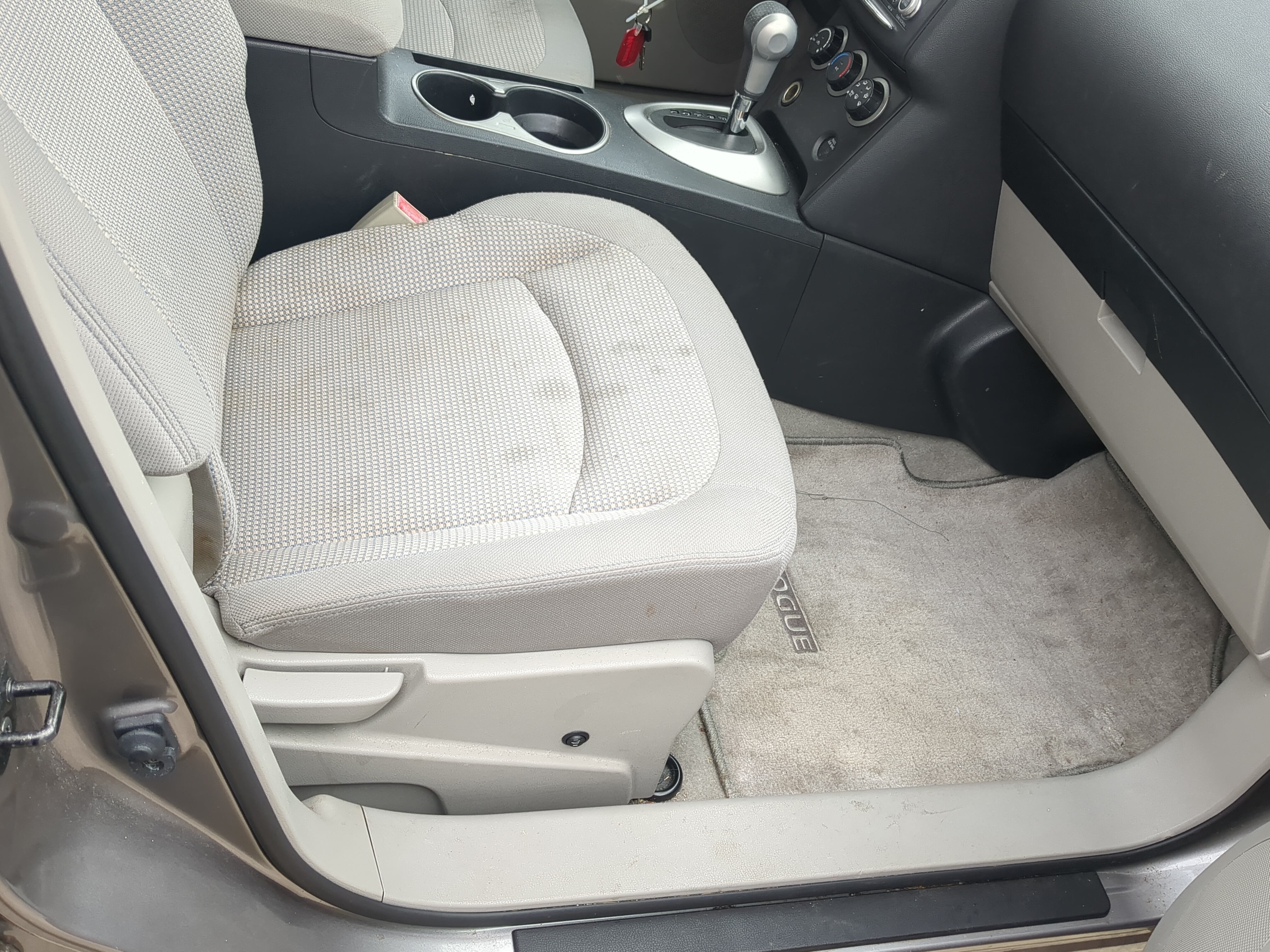 2010-2013 Nissan Rogue Passenger Front Seat Oem 1211718 - Oemusedautoparts1.com