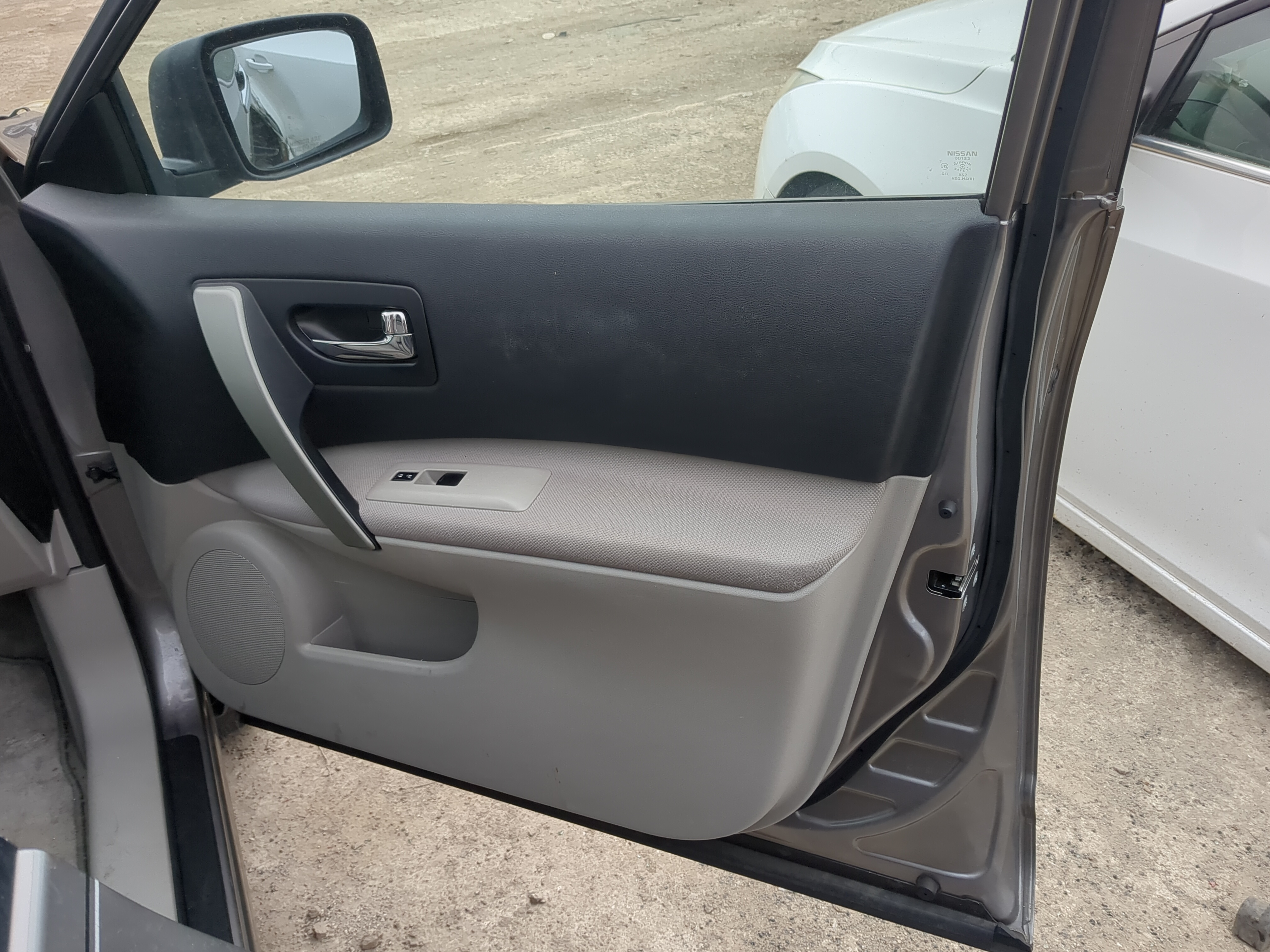 Picture of 2011 Nissan Rogue Front Right Passenger Interior Door Panel Trim 1211804