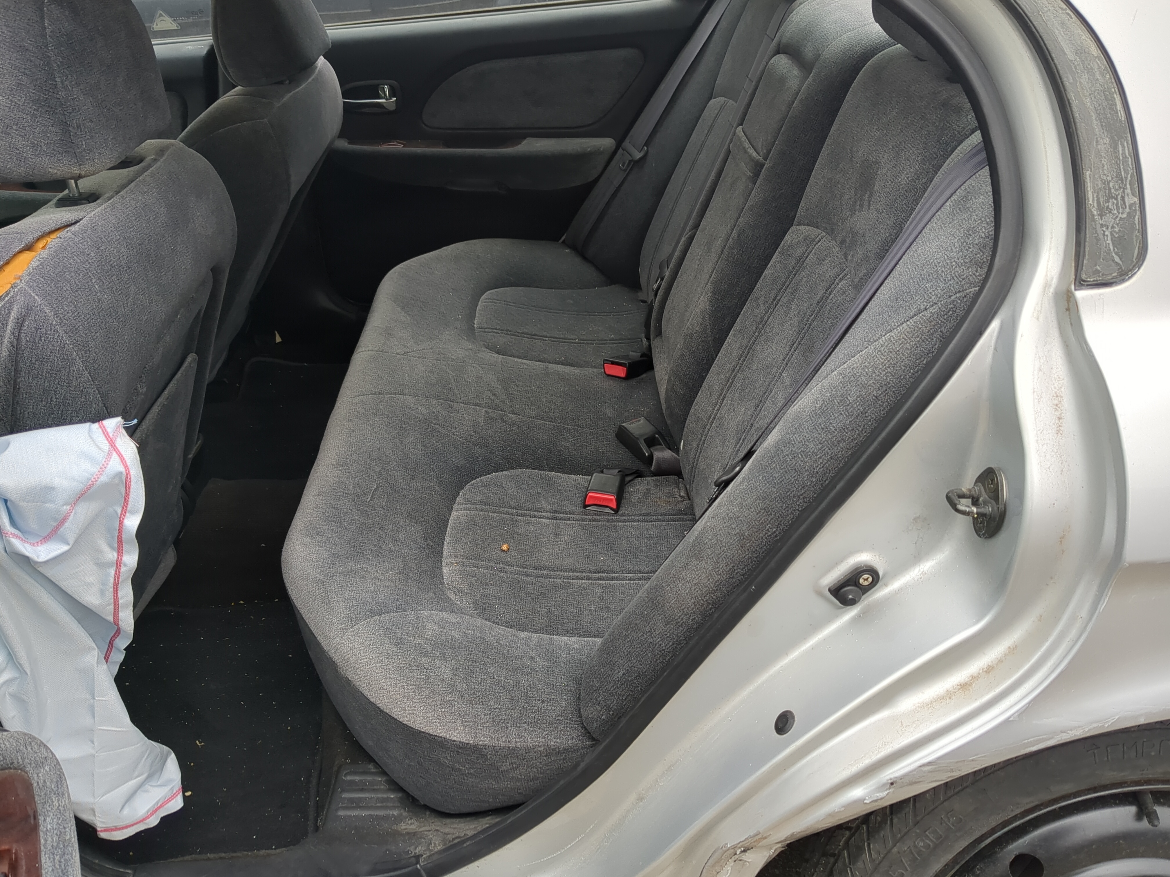 2004 Hyundai Sonata Rear Seat Oem 1212000 - Oemusedautoparts1.com