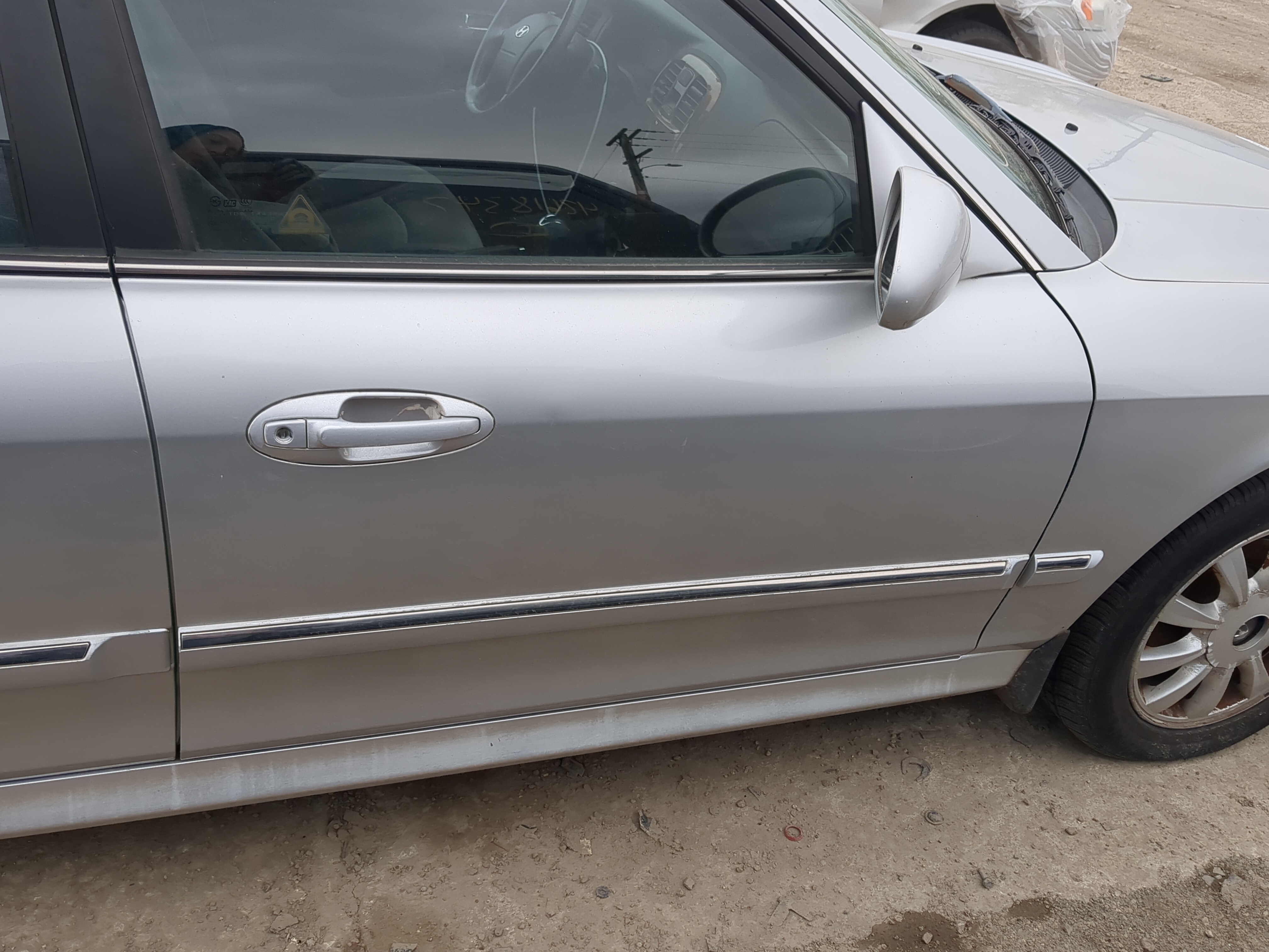 2002-2005 Hyundai Sonata Passenger Front Door Oem 1212028 - Oemusedautoparts1.com