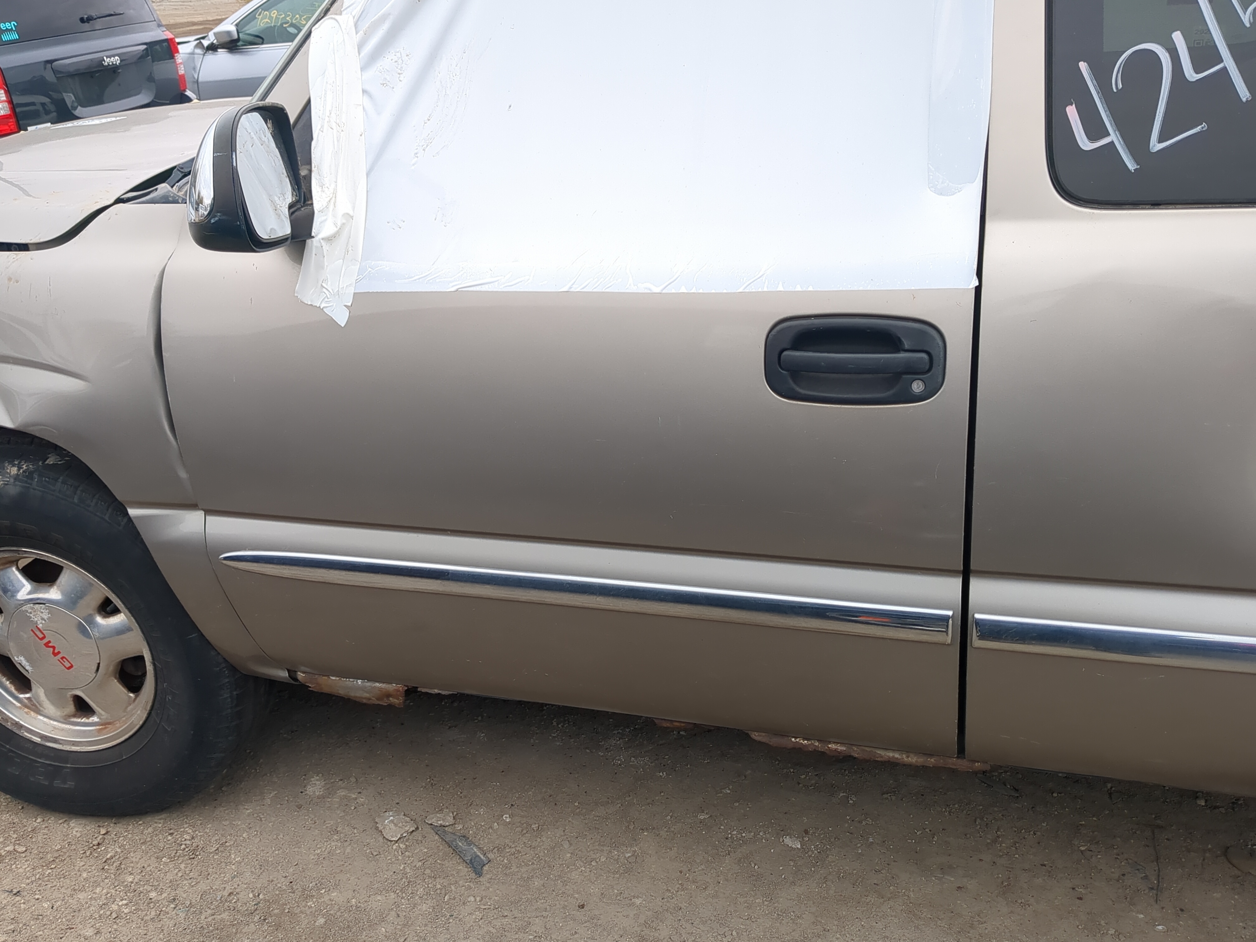 1999-2007 Gmc Sierra 1500 Driver Front Door Oem 1212057 - Oemusedautoparts1.com