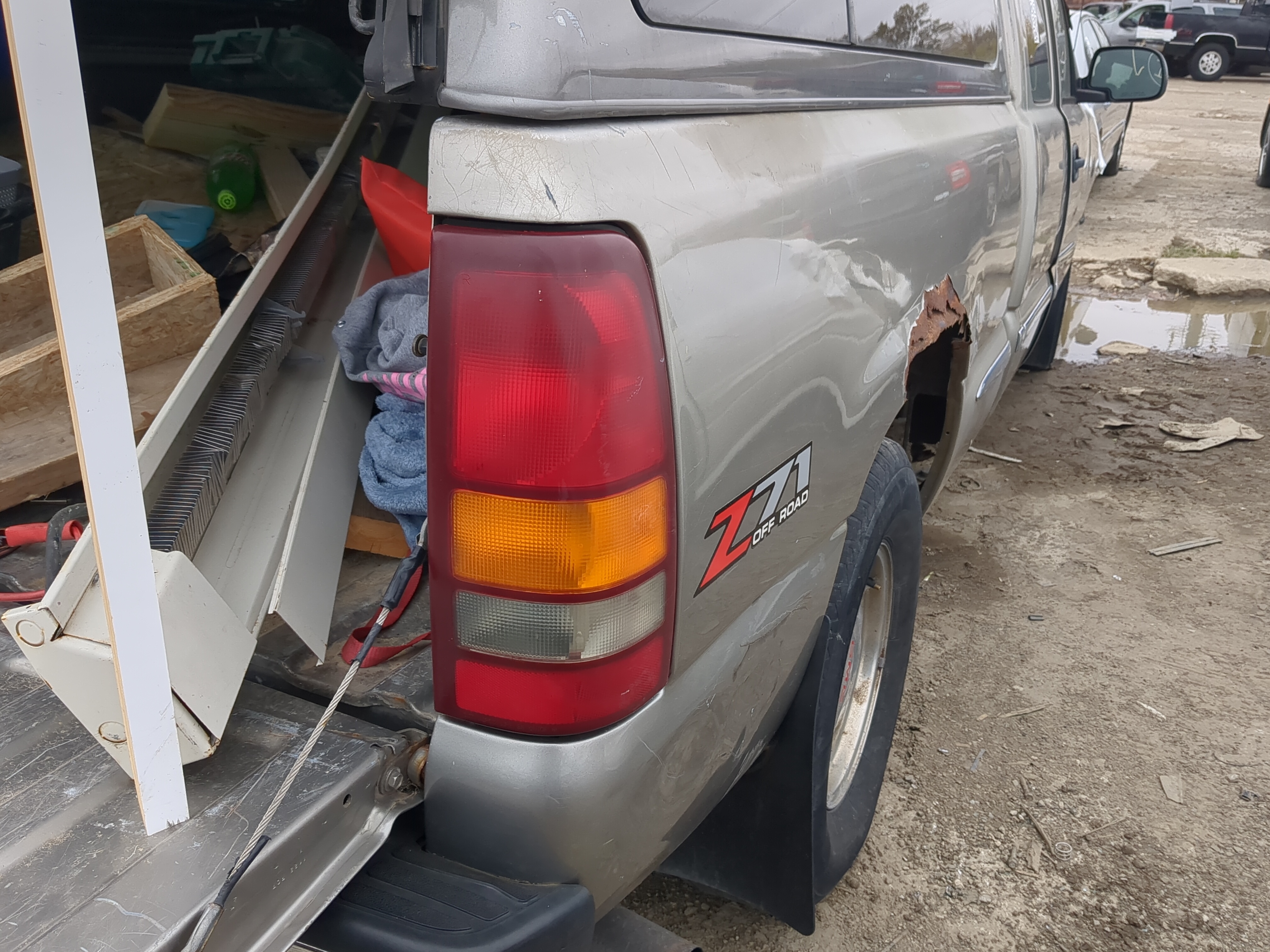 1999-2003 Gmc Sierra 1500 Passenger Right Side Tail Light Taillight Oem 1212101 - Oemusedautoparts1.com