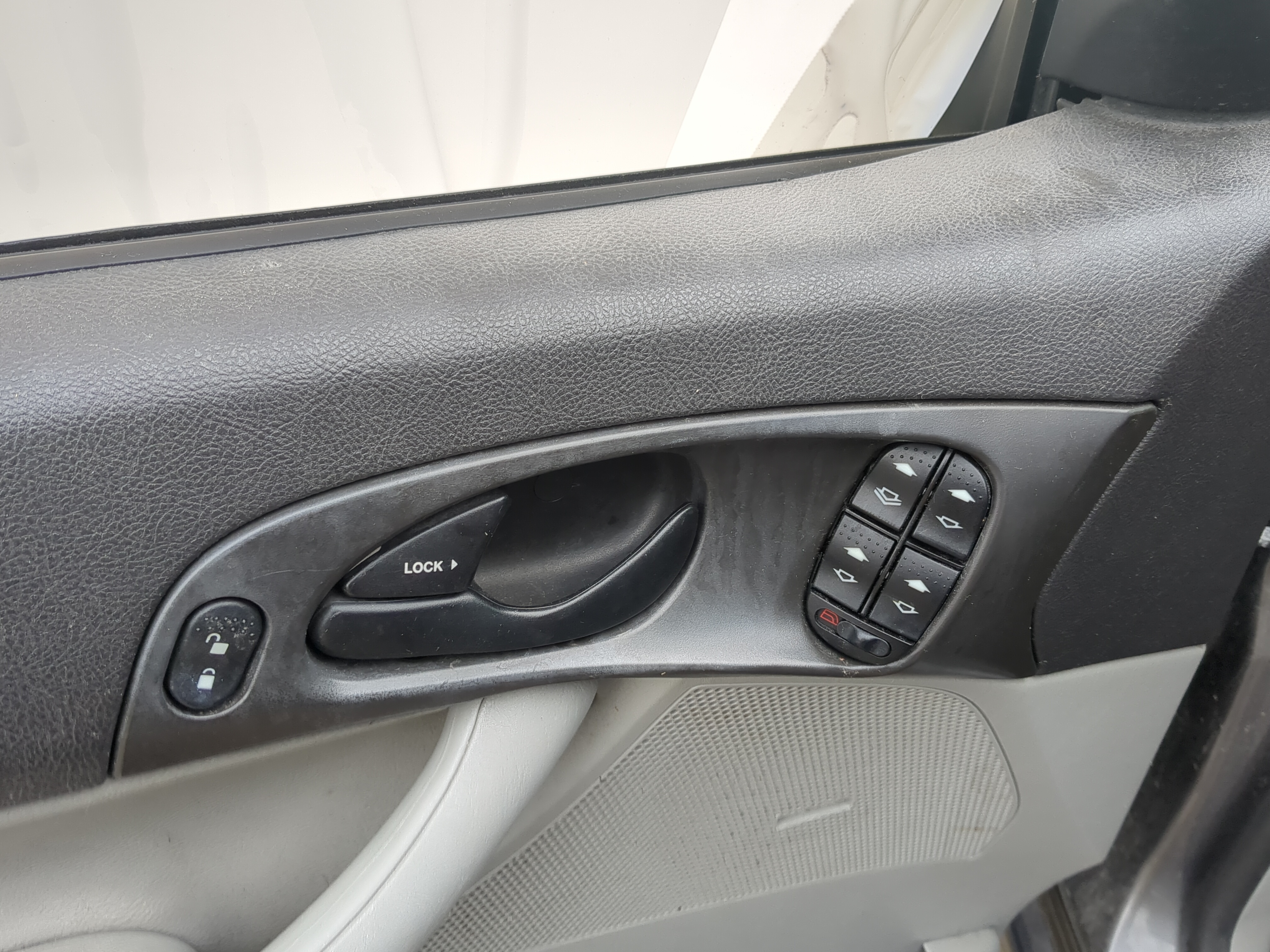 2000-2007 Ford Focus Driver Left Door Master Power Window Switch 1212210 - Oemusedautoparts1.com
