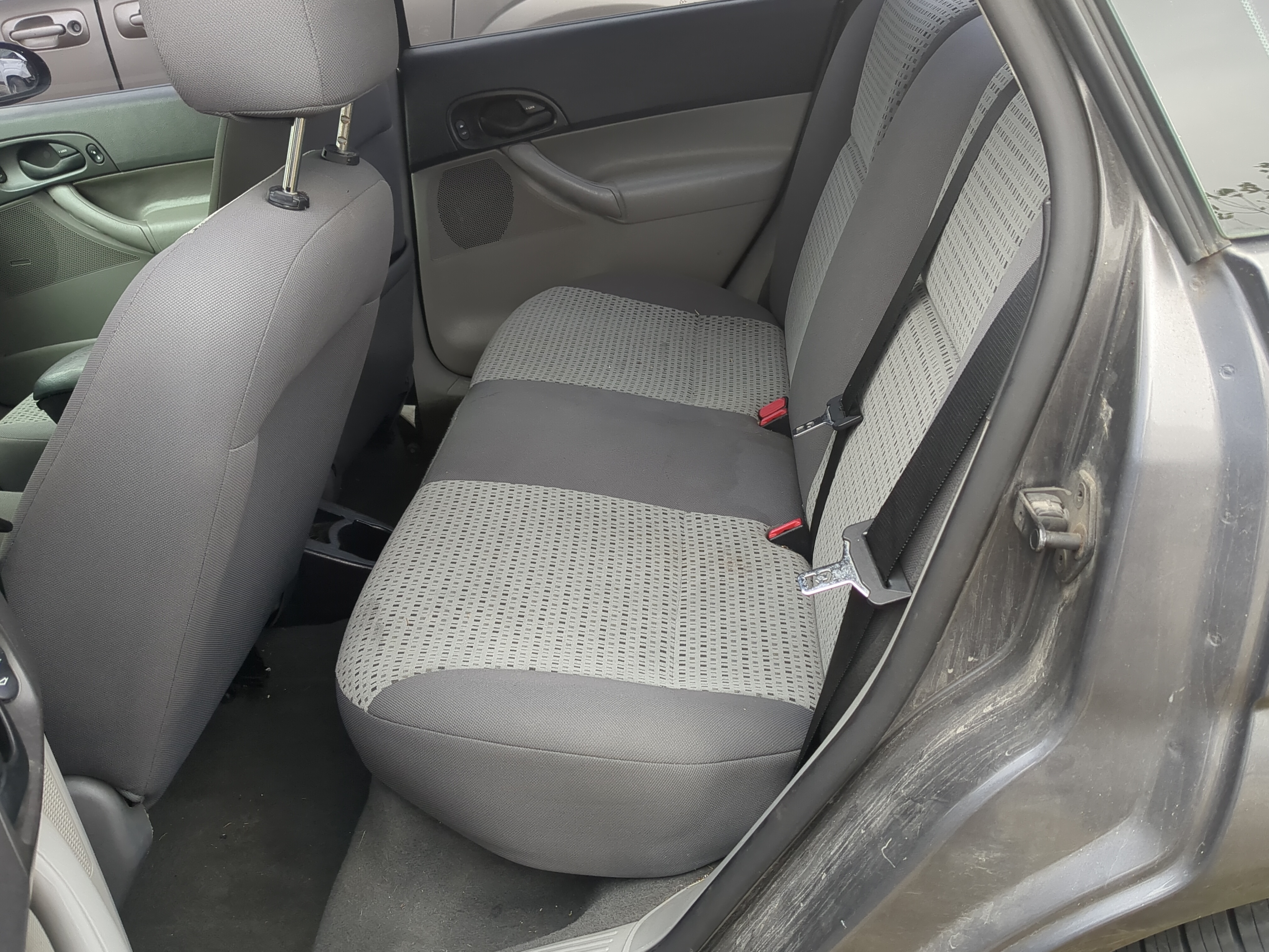 2006 Ford Focus Rear Seat Oem 1212266 - Oemusedautoparts1.com