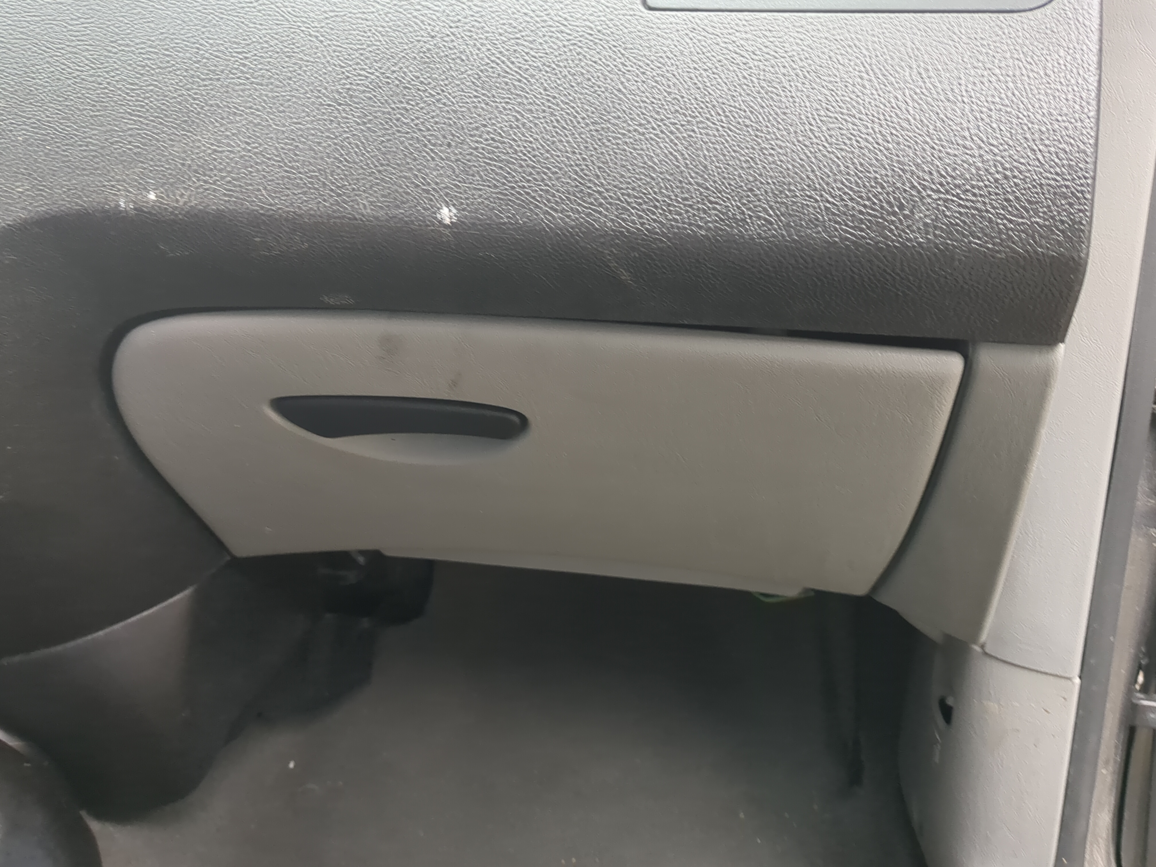 2006 Ford Focus Passenger Glove Box Door Storage Compartment 1212308 - Oemusedautoparts1.com