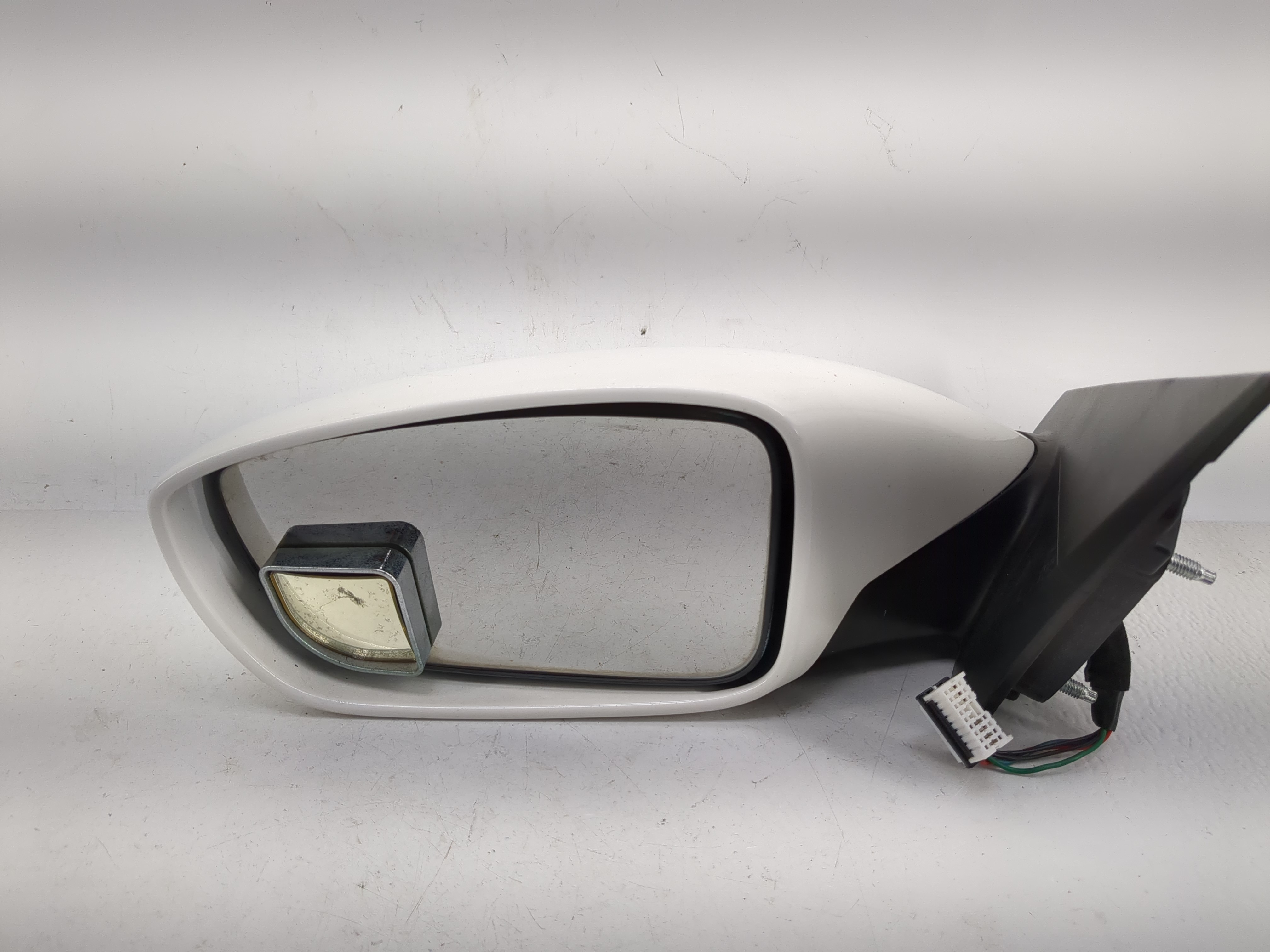 2011-2014 Hyundai Sonata Driver Left Side View Power Door Mirror White 1212318 - Oemusedautoparts1.com