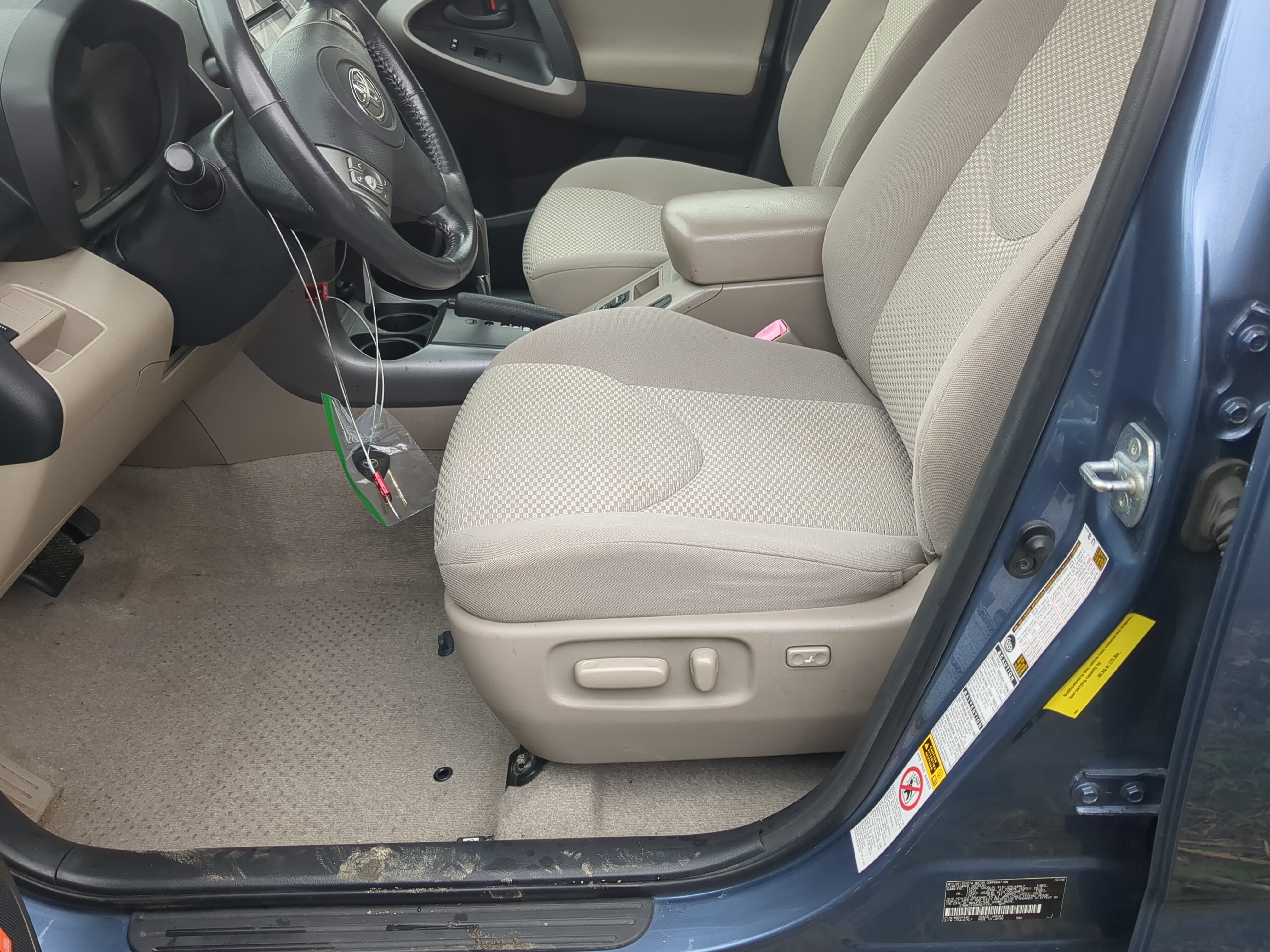 2006-2008 Toyota Rav4 Driver Front Seat Oem 1212484 - Oemusedautoparts1.com