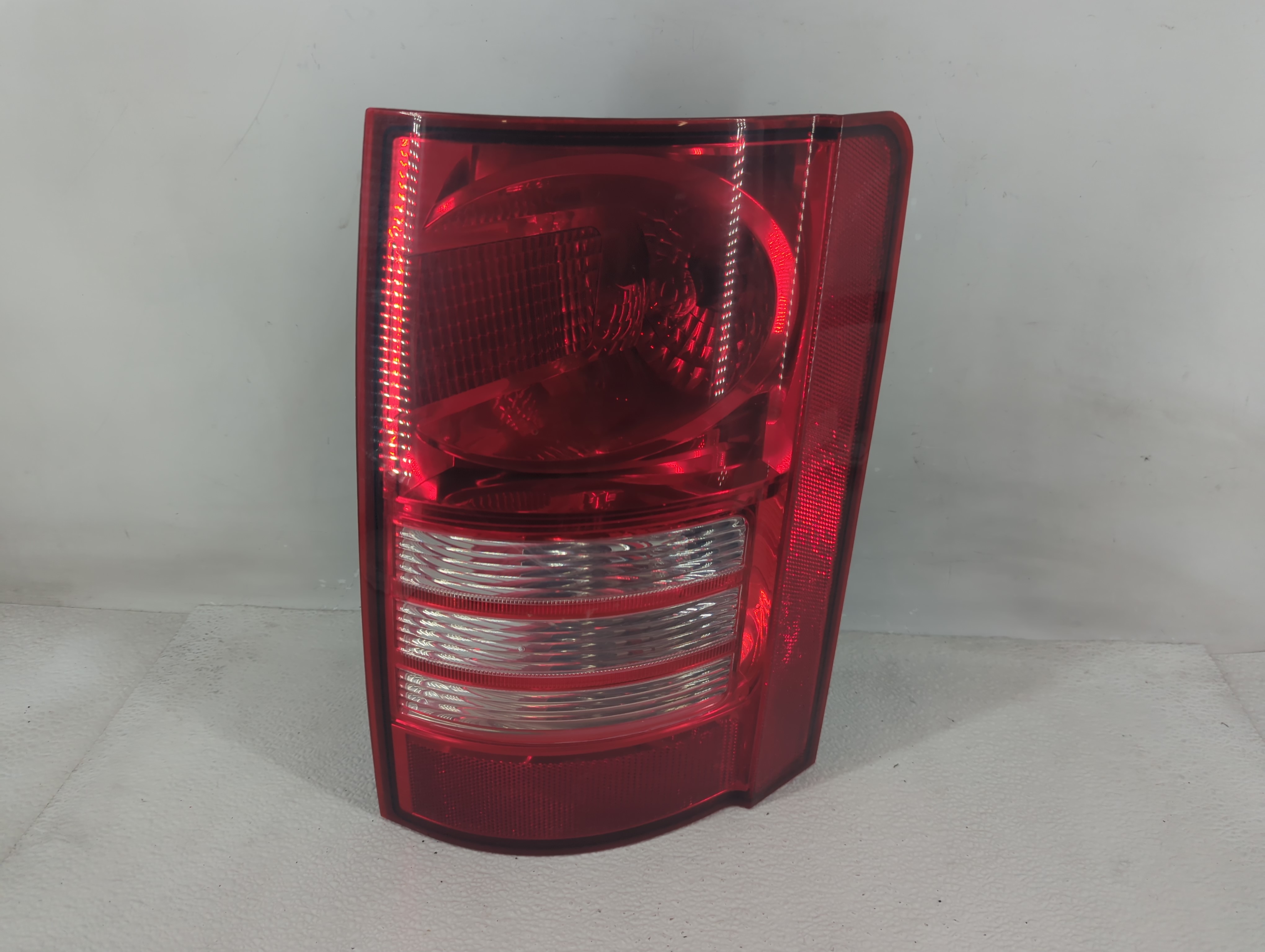 2008 Chrysler Town & Country Passenger Right Side Tail Light Taillight Oem 1212491 - Oemusedautoparts1.com