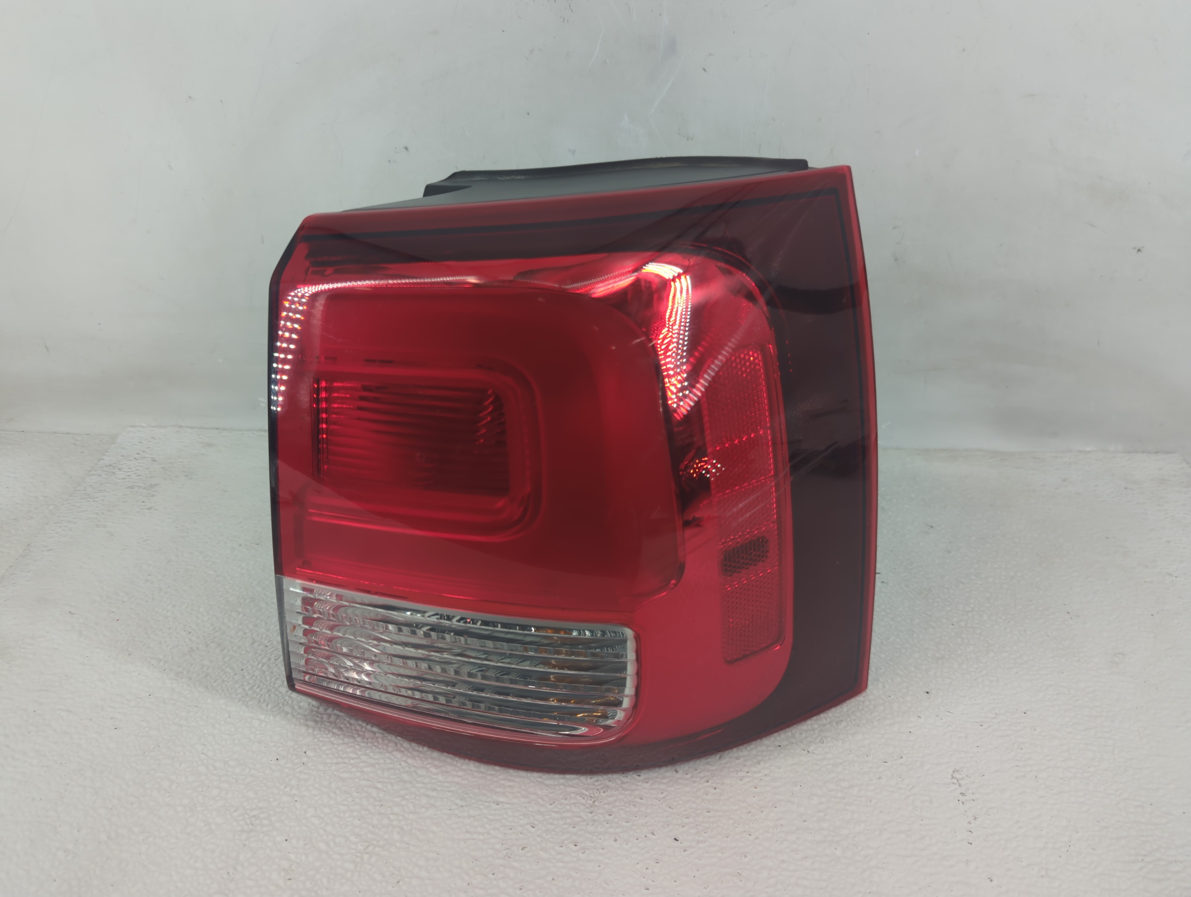 2014-2015 Kia Sorento Passenger Right Side Tail Light Taillight Oem 1212494 - Oemusedautoparts1.com