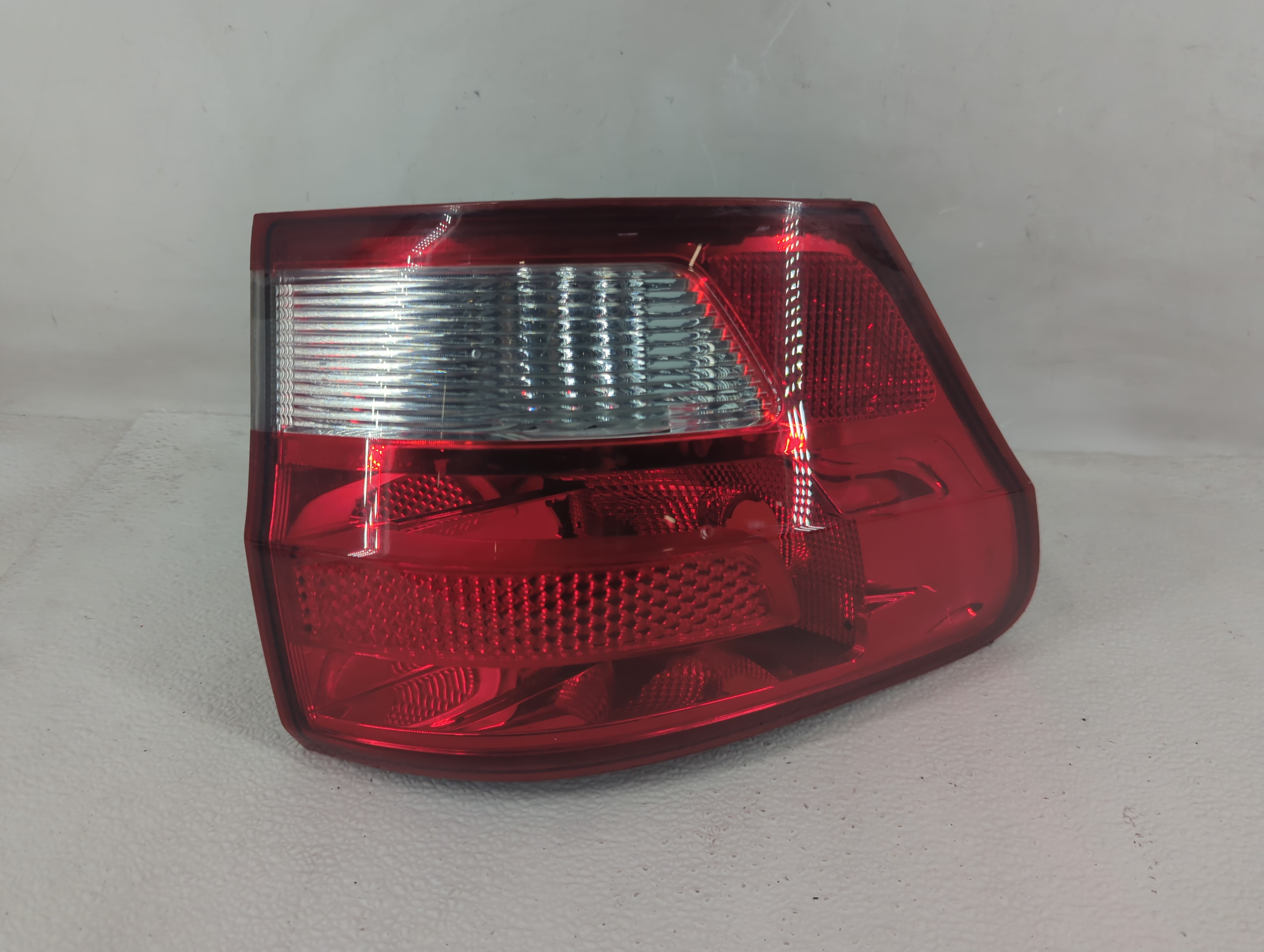 Picture of 2011 Jeep Grand Cherokee Driver Left Side Tail Light Taillight Oem 1212495