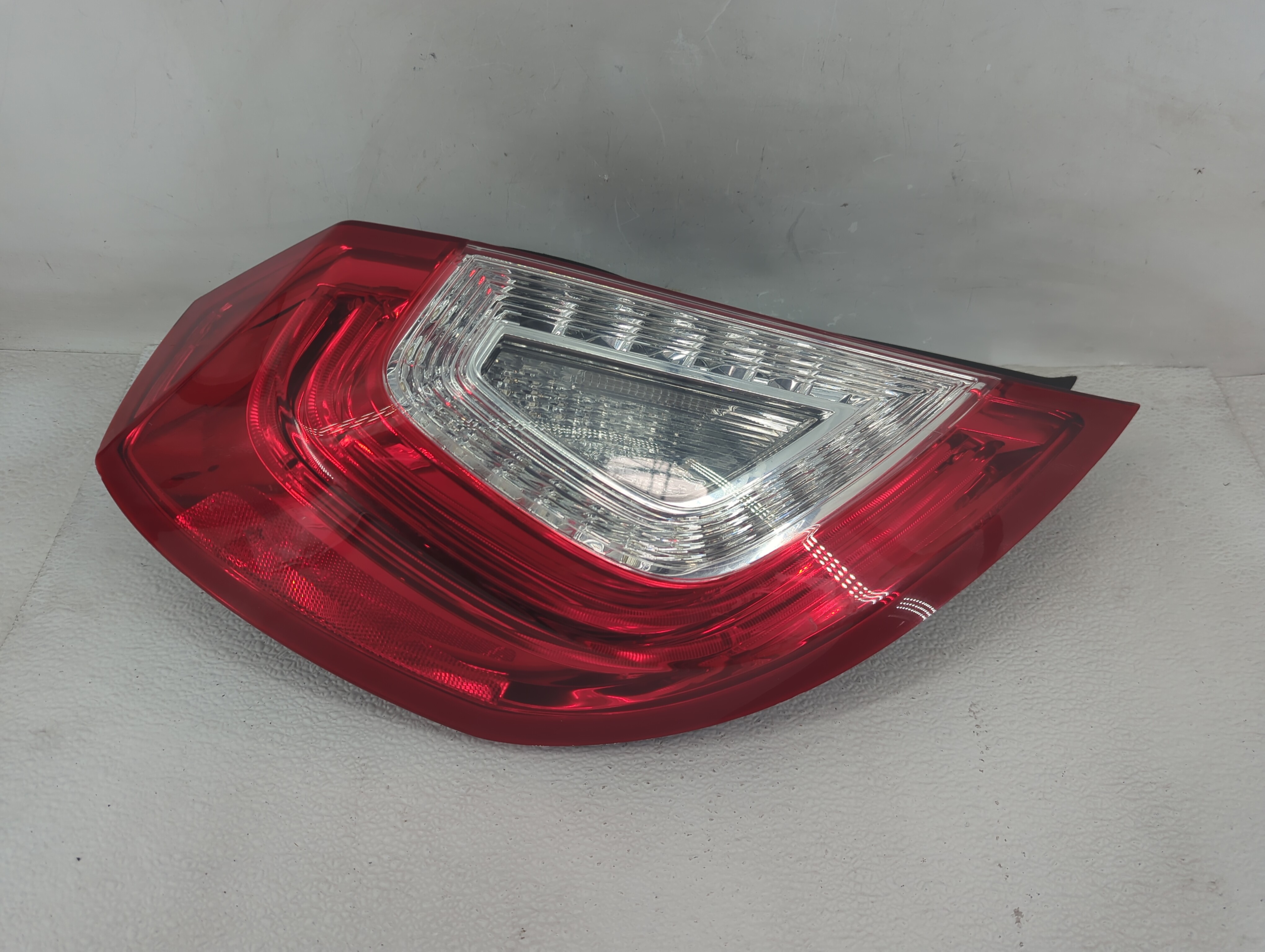 2013-2016 Lincoln Mks Driver Left Side Tail Light Taillight Oem 1212497 - Oemusedautoparts1.com