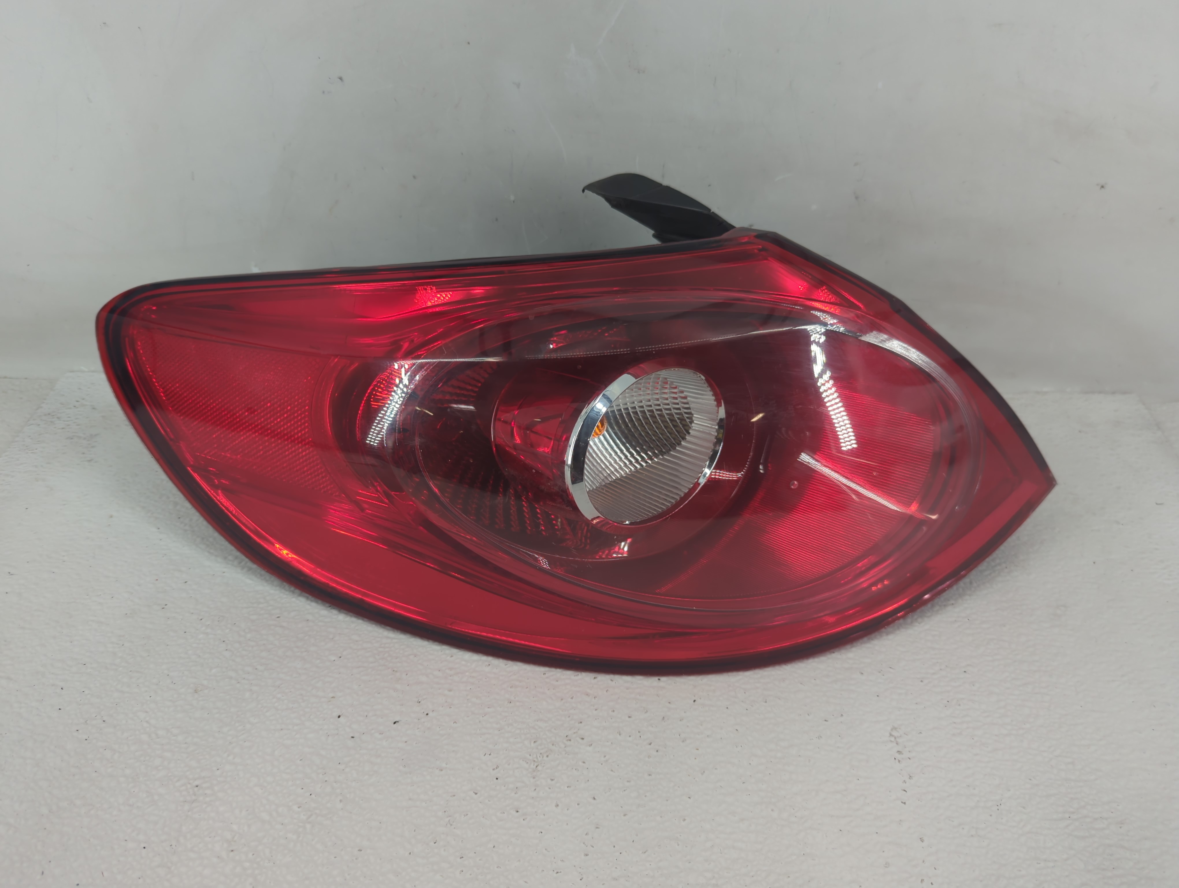 2009-2012 Volkswagen Cc Driver Left Side Tail Light Taillight Oem 1212499 - Oemusedautoparts1.com