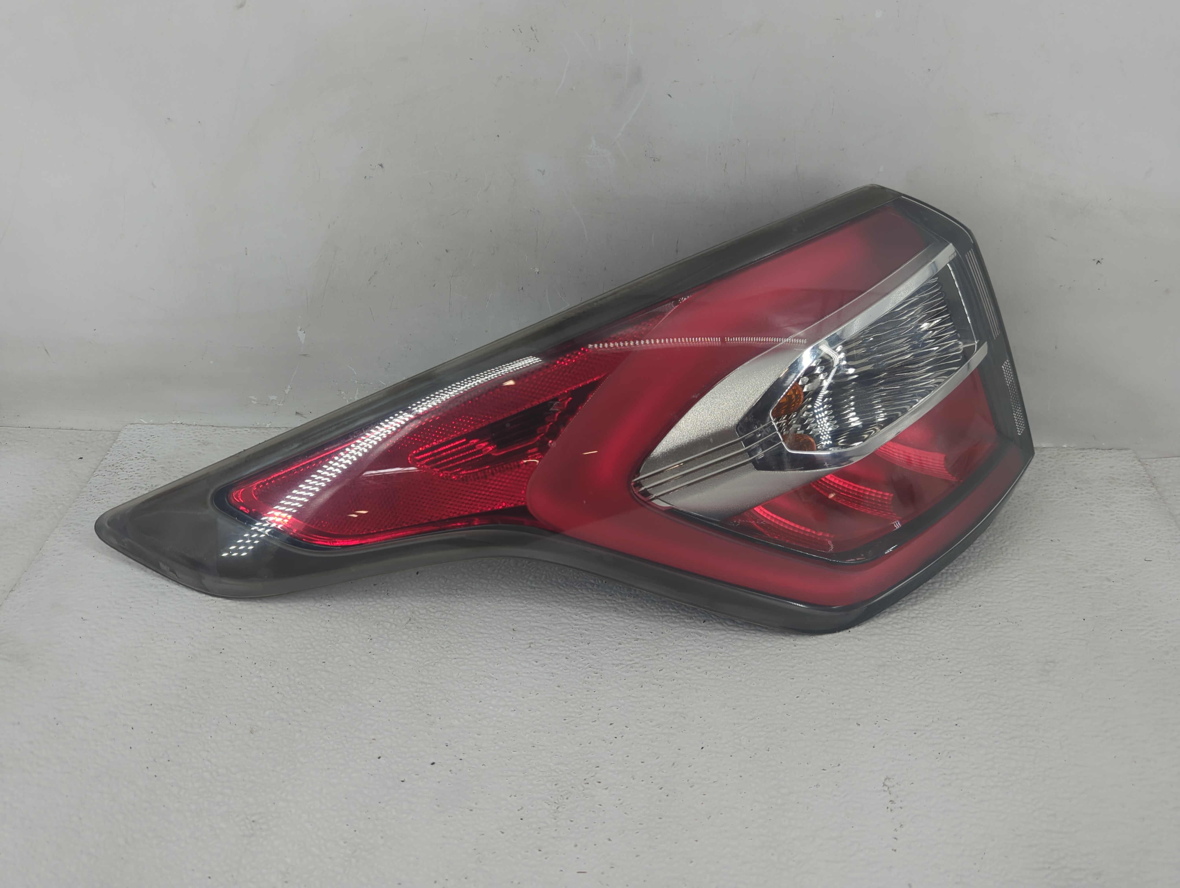 2017-2018 Ford Escape Driver Left Side Tail Light Taillight Oem 1212500 - Oemusedautoparts1.com