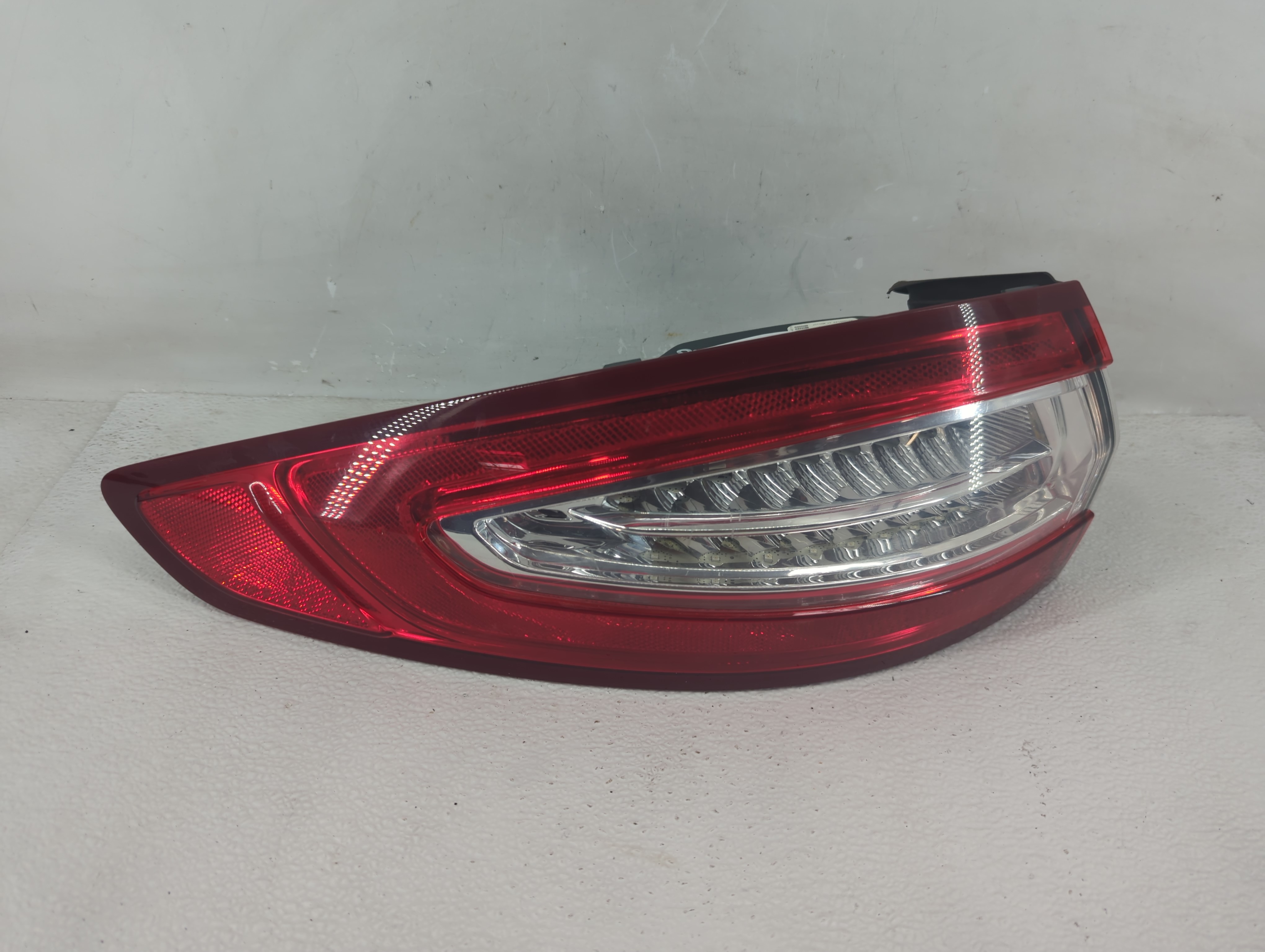 2013-2016 Ford Fusion Driver Left Side Tail Light Taillight Oem 1212505 - Oemusedautoparts1.com