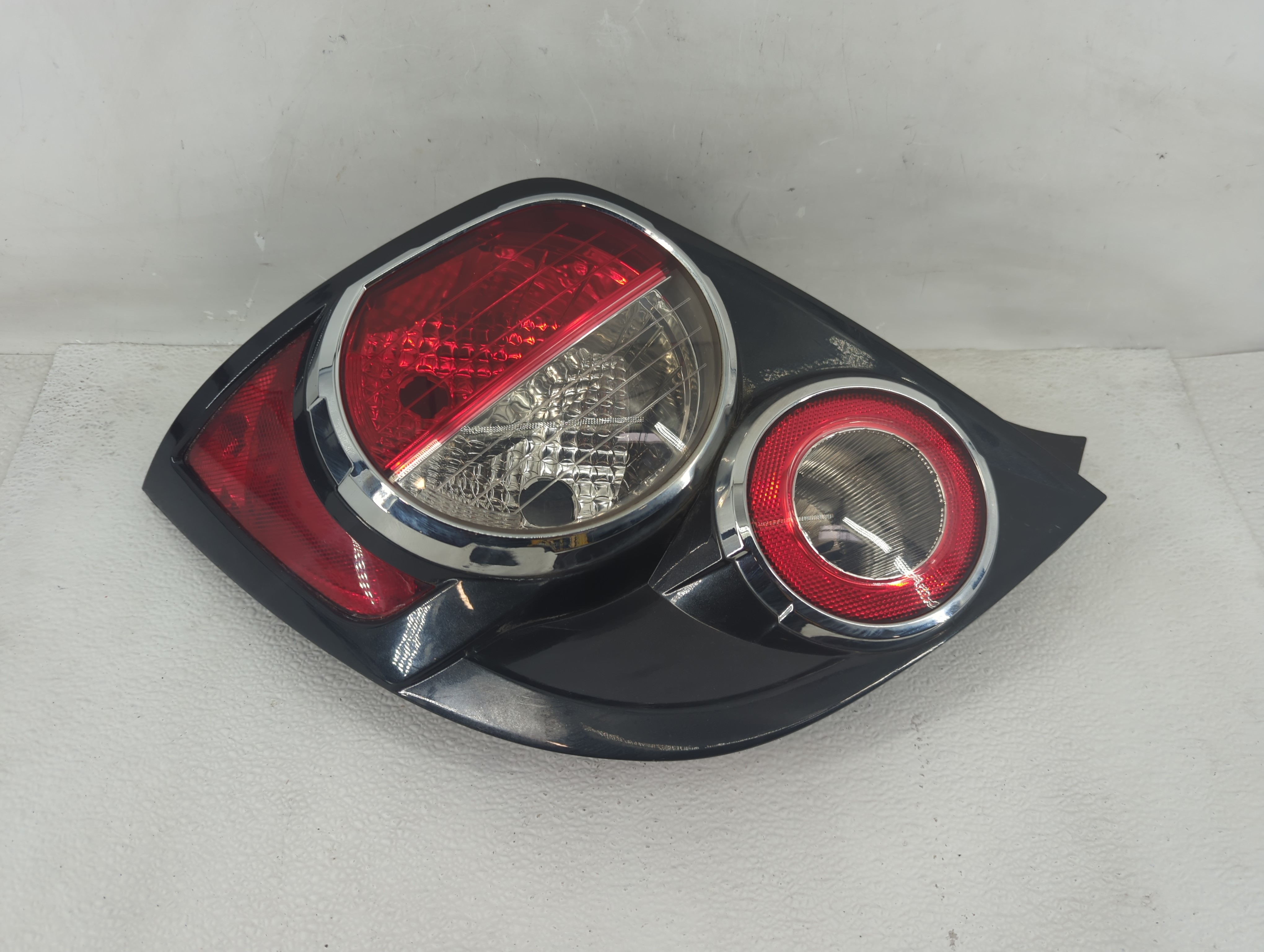 2012-2016 Chevrolet Sonic Driver Left Side Tail Light Taillight Oem 1212527 - Oemusedautoparts1.com