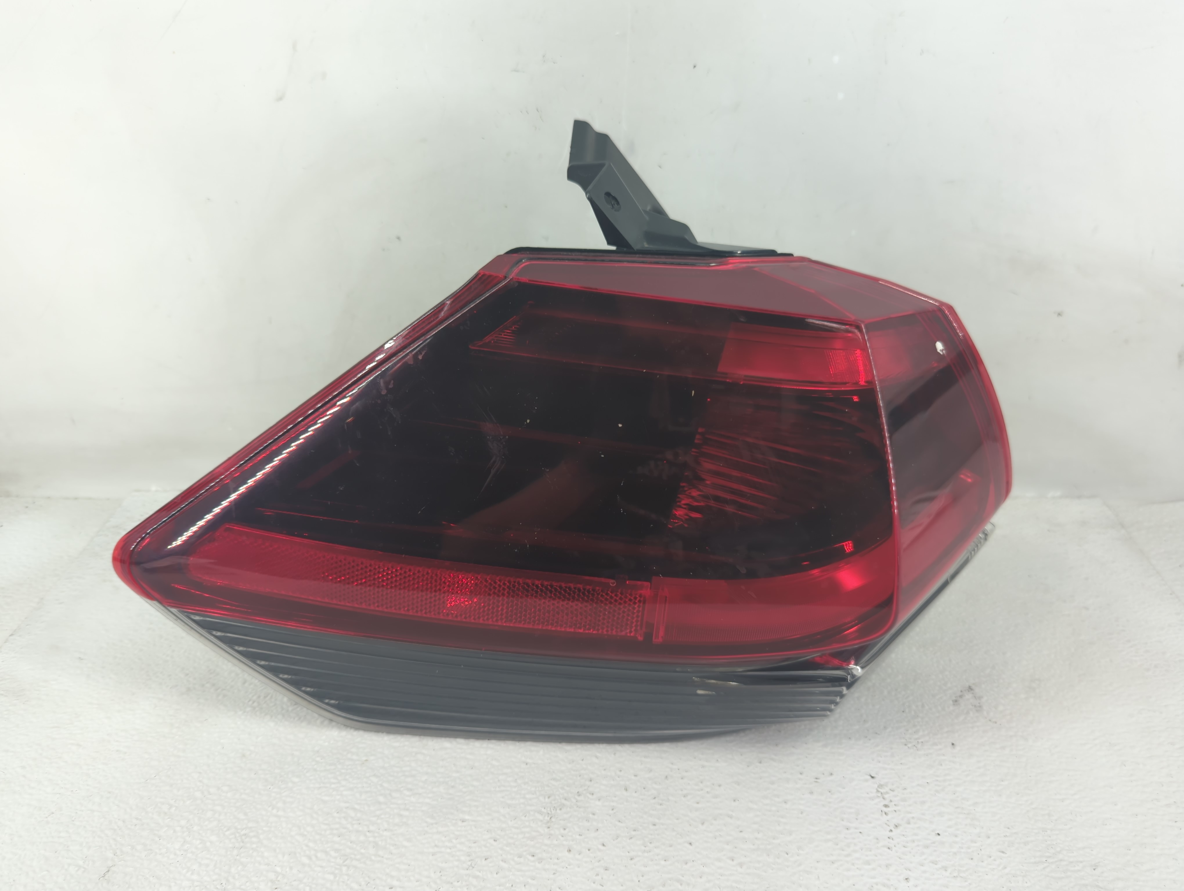 2017-2020 Nissan Rogue Driver Left Side Tail Light Taillight Oem 1212536 - Oemusedautoparts1.com