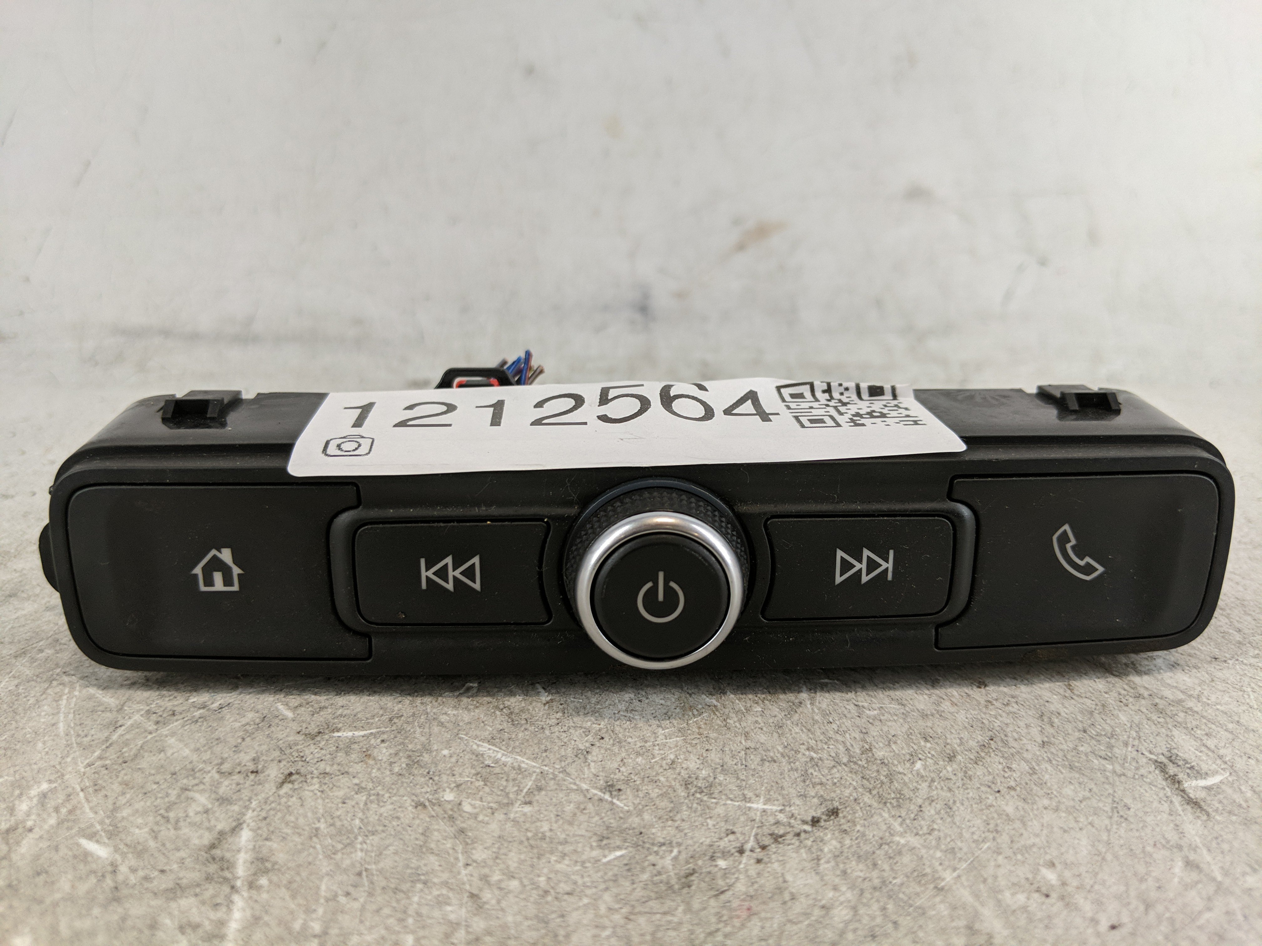 2019-2022 Chevrolet Silverado 1500 Am Fm Cd Player Radio Receiver 1212564 - Oemusedautoparts1.com