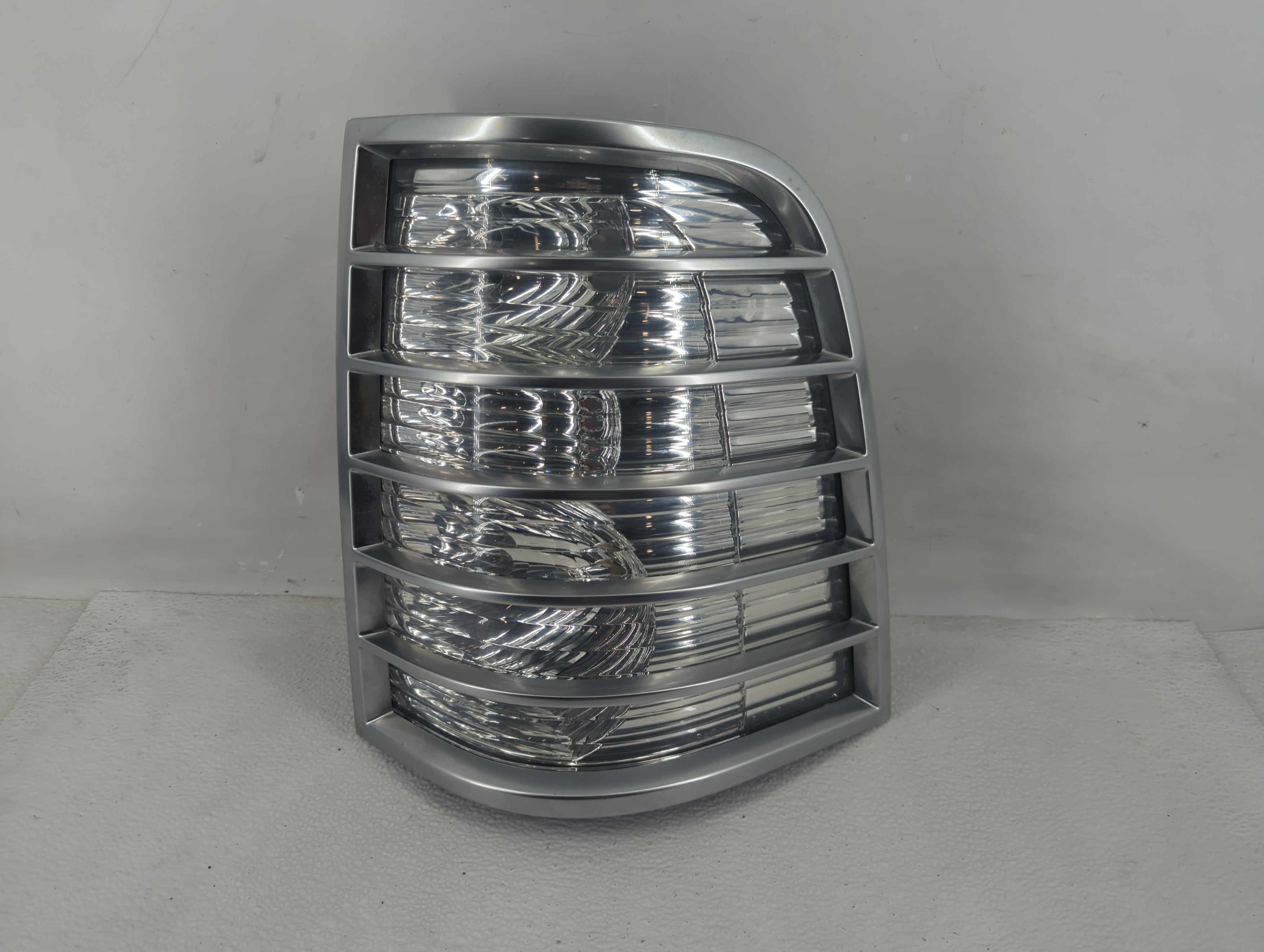 2006 Mercury Mountaineer Passenger Right Side Tail Light Taillight Oem 1212572 - Oemusedautoparts1.com