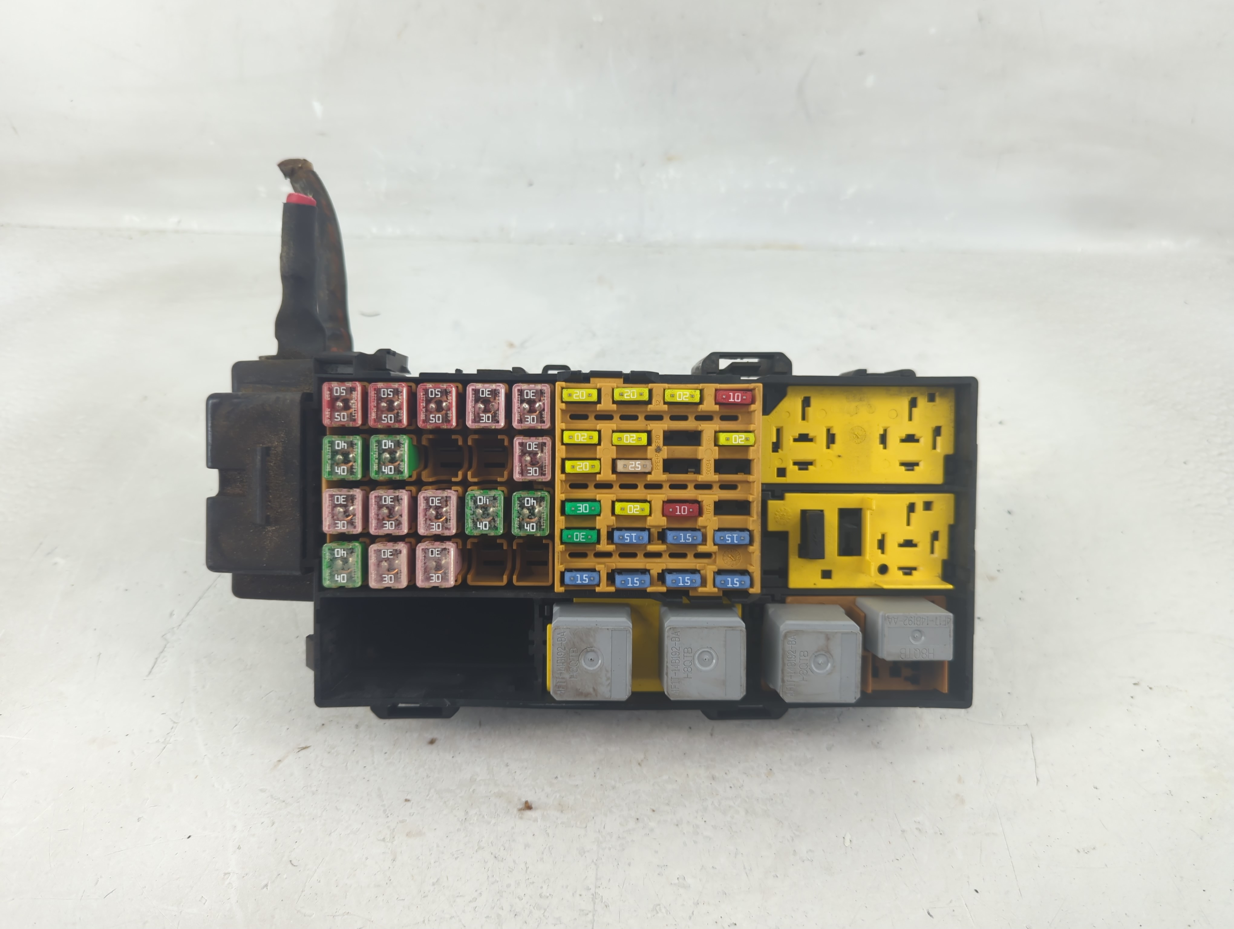 2015-2020 Cadillac Escalade Fusebox Fuse Box Relay Module 2593532 1212631 - Oemusedautoparts1.com