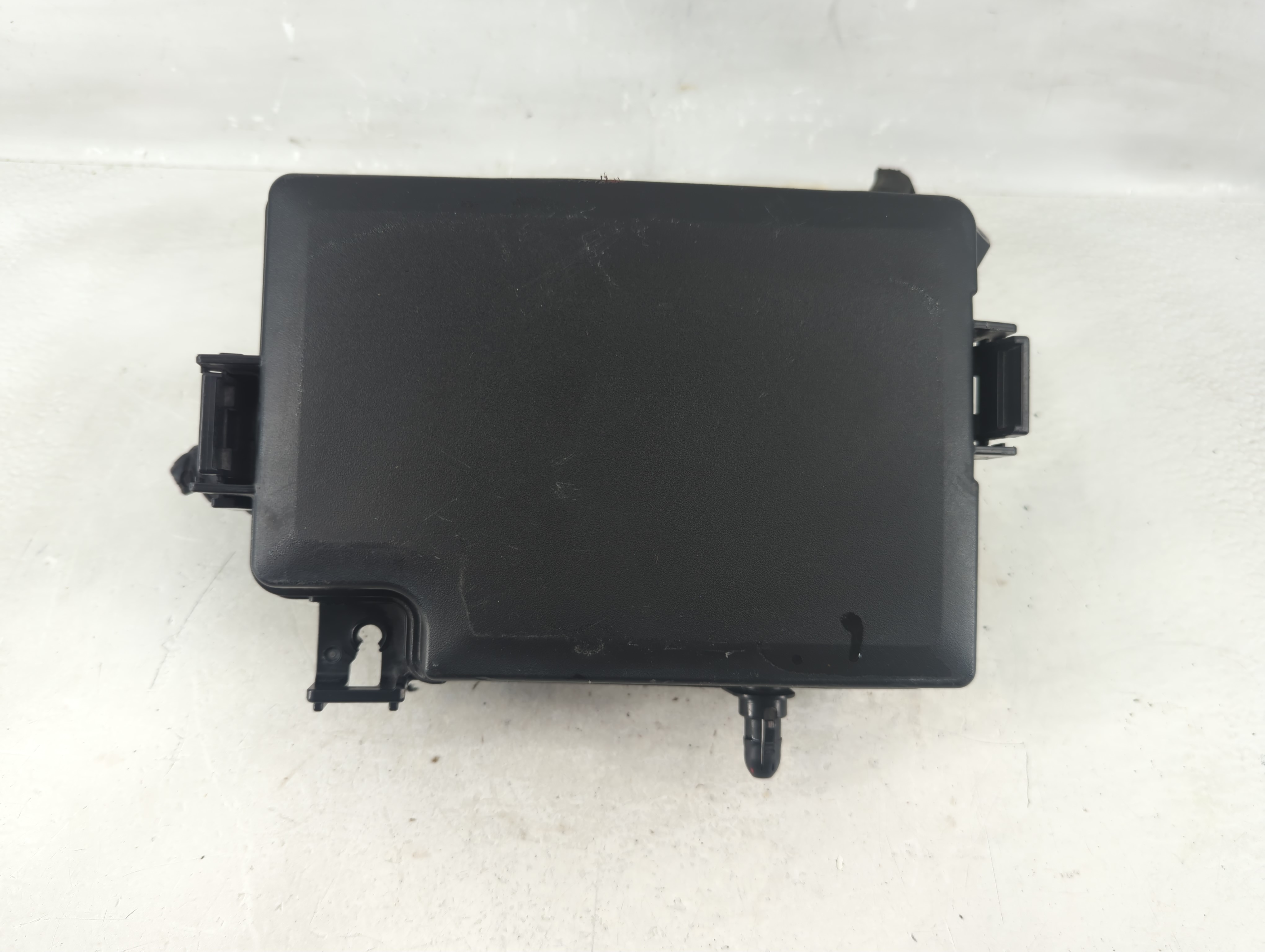 2018-2018 Hyundai Elantra Fusebox Fuse Box Relay Module 91956-f2022 1212683 - Oemusedautoparts1.com
