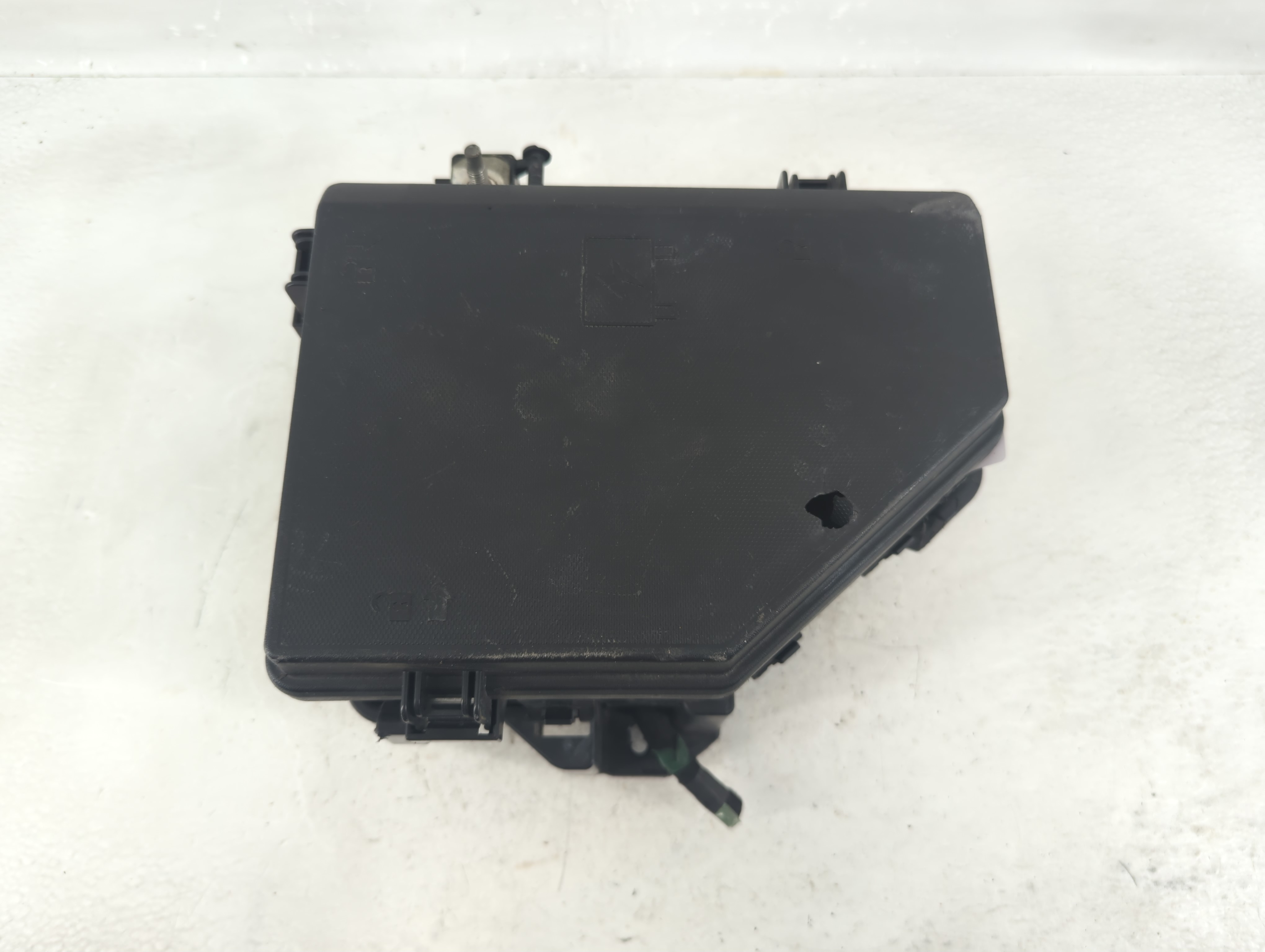 2015-2017 Buick Enclave Fusebox Fuse Box Relay Module 1212751 - Oemusedautoparts1.com