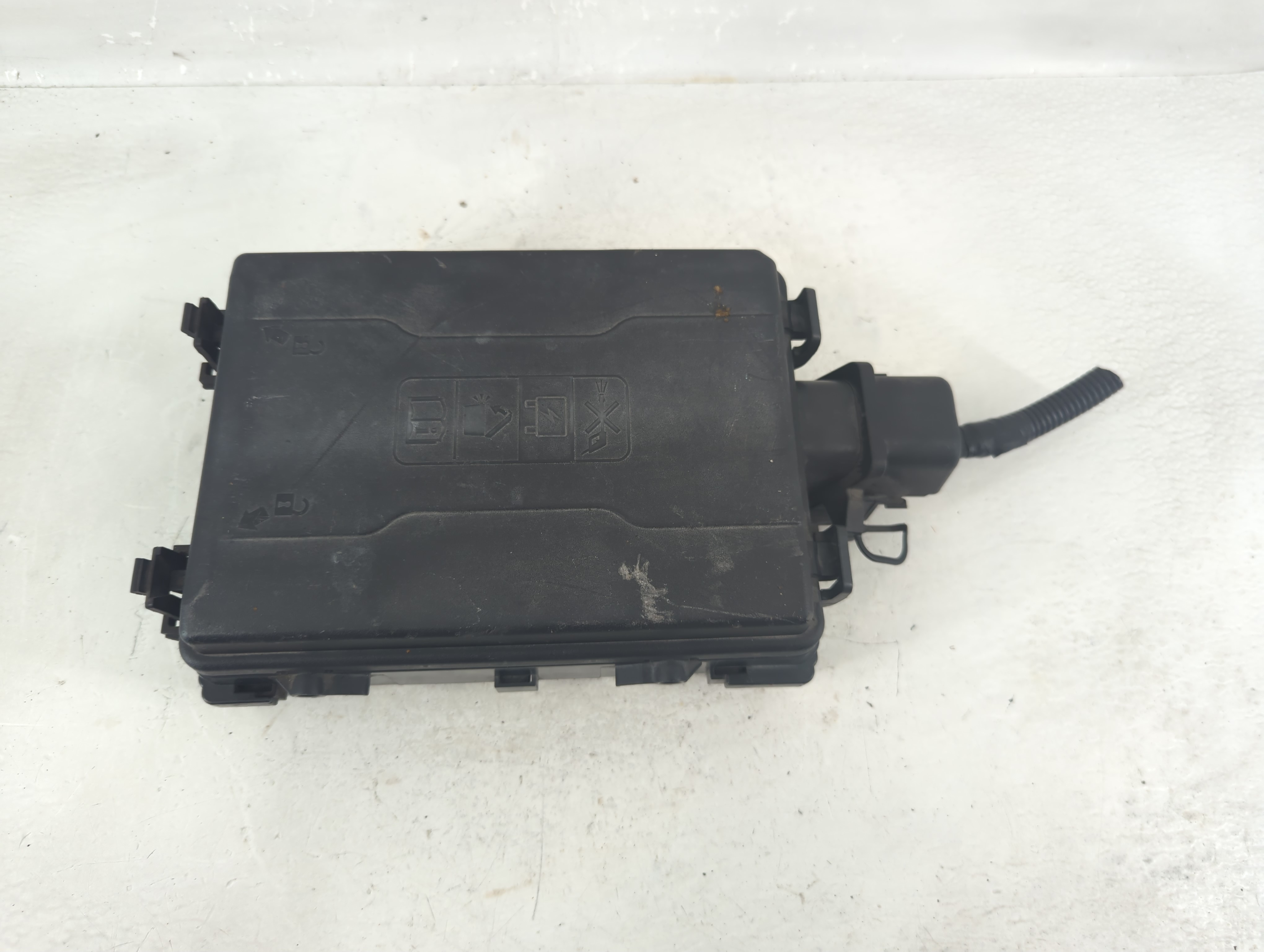 2017-2019 Chevrolet Silverado 1500 Fusebox Fuse Box Relay Module 1212793 - Oemusedautoparts1.com