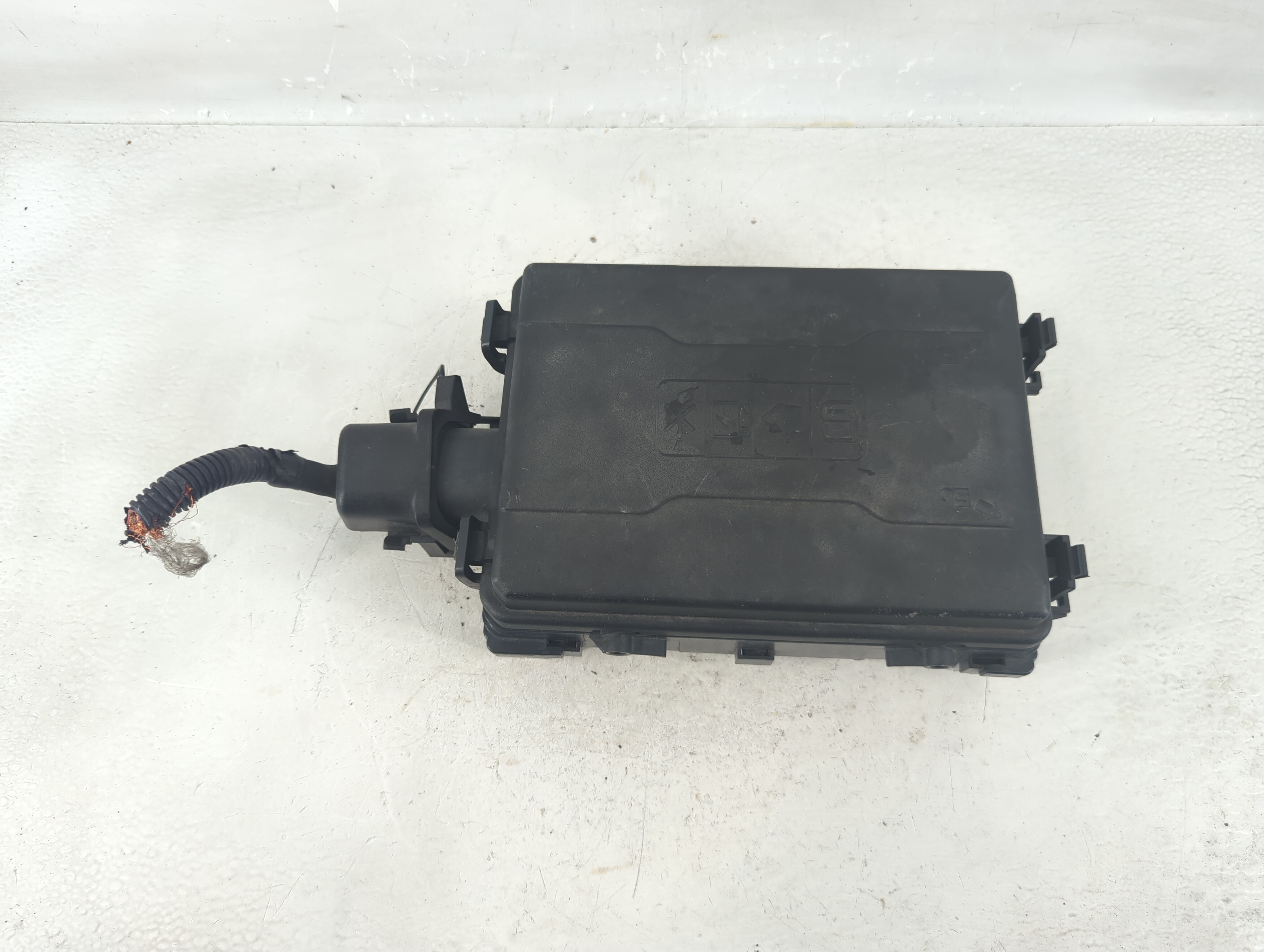 2016-2018 Chevrolet Silverado 1500 Fusebox Fuse Box Relay Module 1212794 - Oemusedautoparts1.com