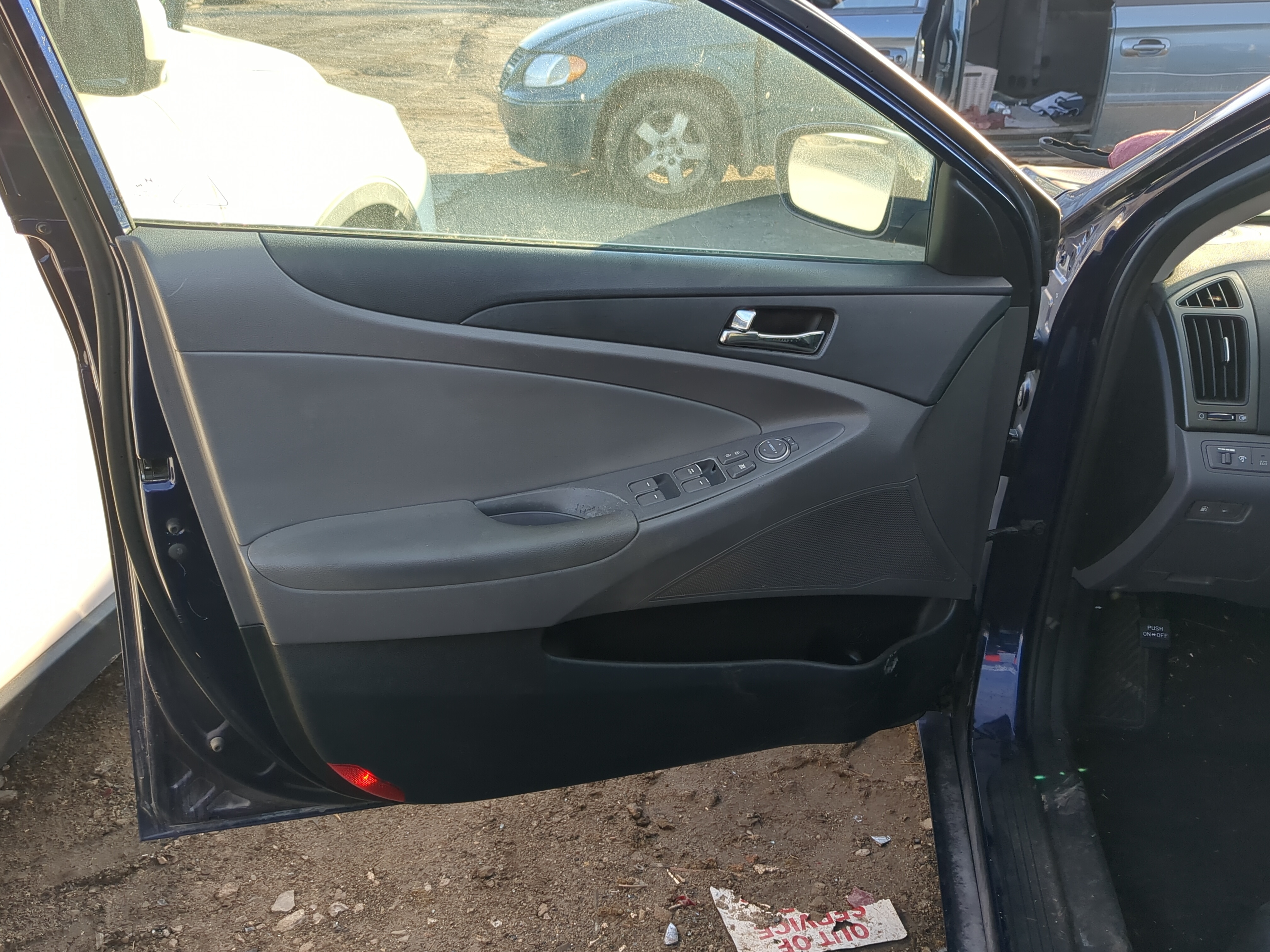 Picture of 2013 Hyundai Sonata Front Left Driver Interior Door Panel Trim 1212951