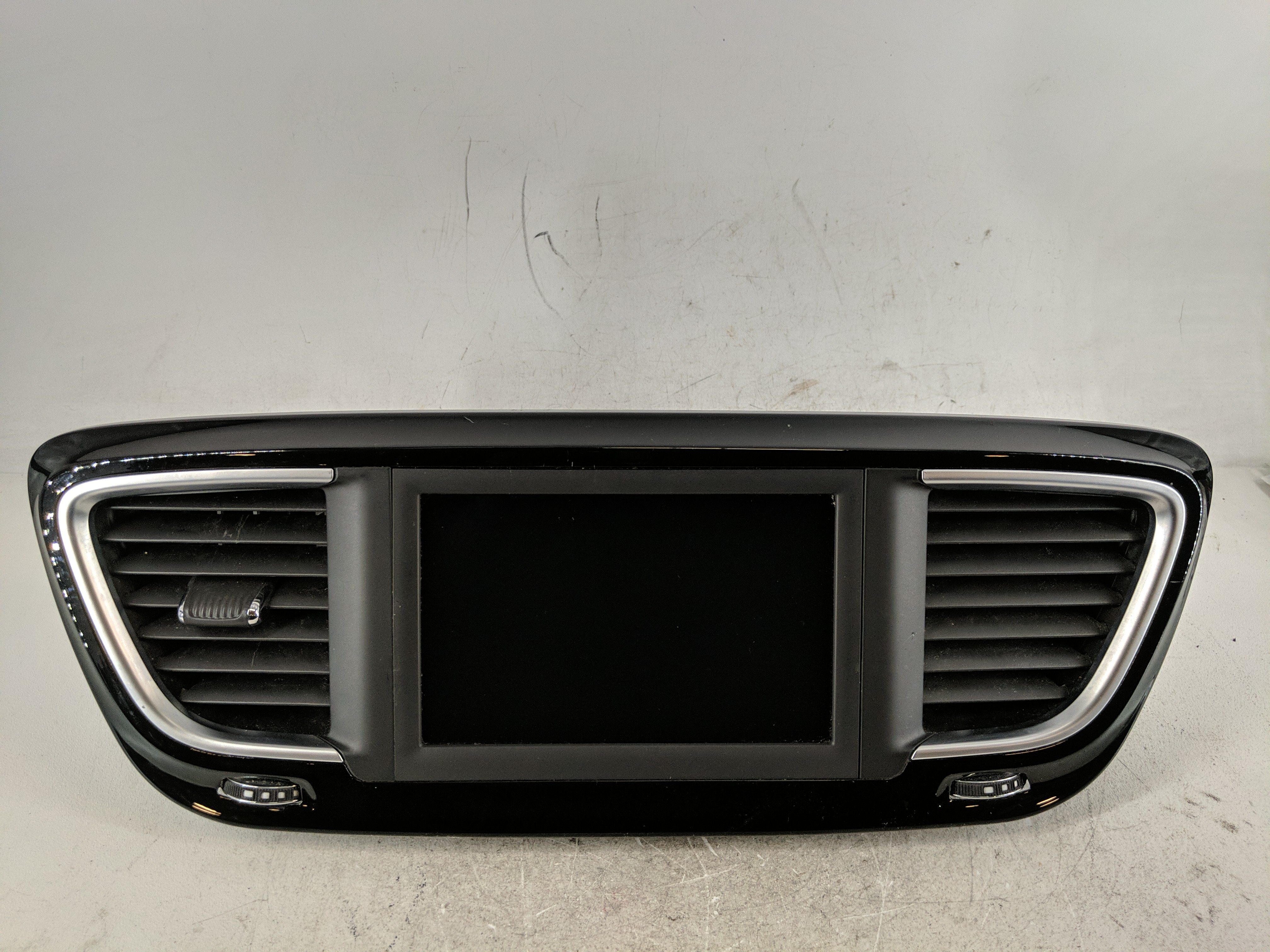 2021-2021 Chrysler Voyager Am Fm Cd Player Radio Receiver 1213173 - Oemusedautoparts1.com