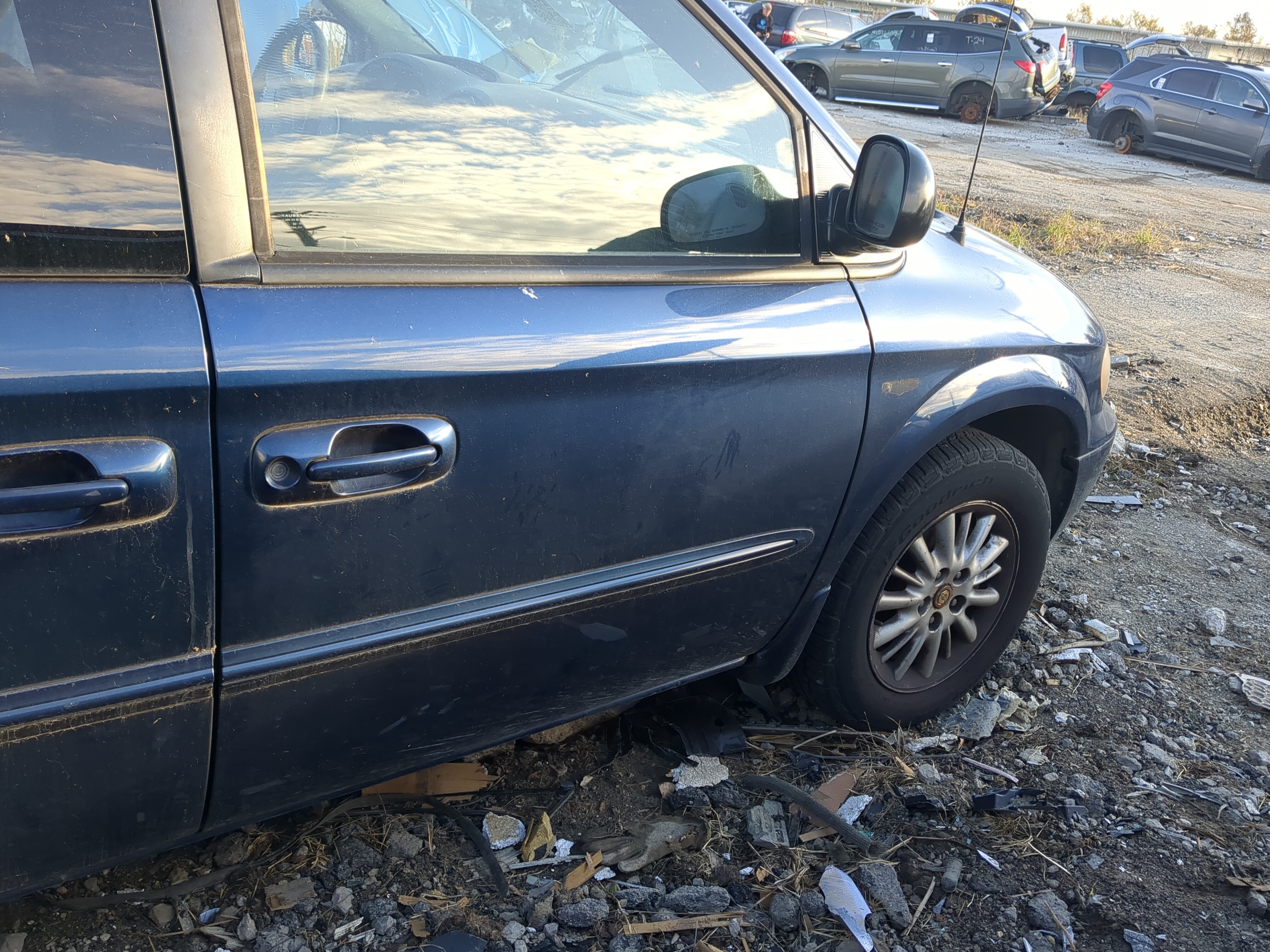 2001-2003 Chrysler Town & Country Passenger Front Door Oem 1213461 - Oemusedautoparts1.com