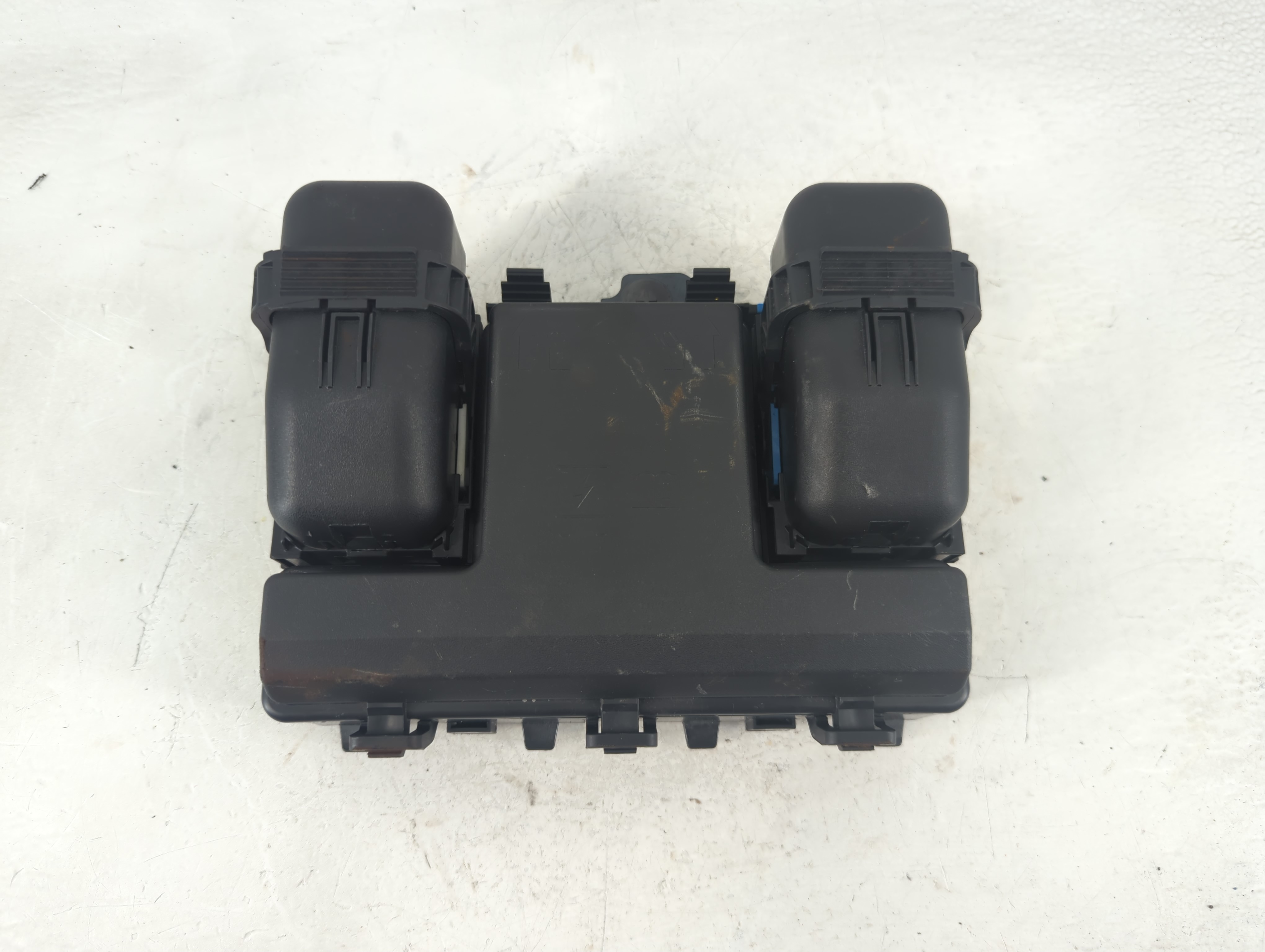 2019-2020 Ford Edge Fusebox Fuse Box Relay Module G2gt14a075aa 1213471 - Oemusedautoparts1.com