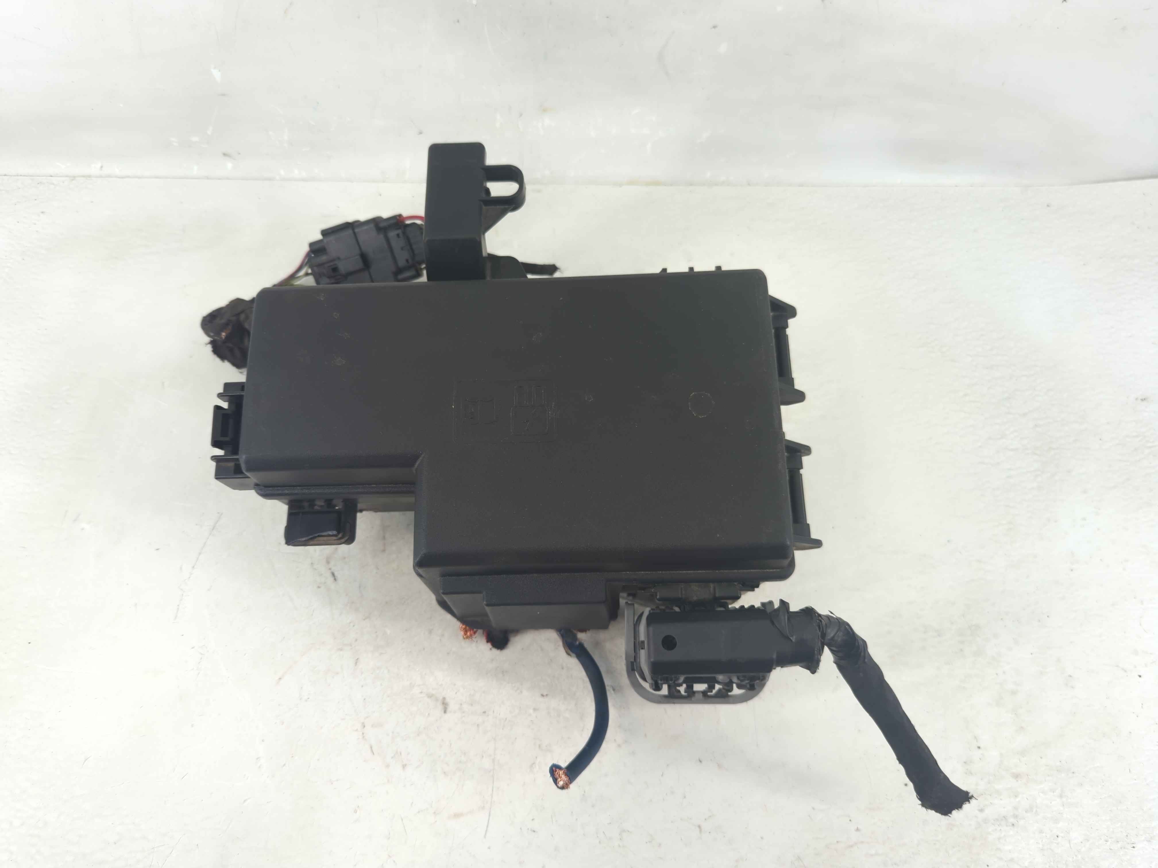 2018-2019 Ford Mustang Fusebox Fuse Box Relay Module 1213473 - Oemusedautoparts1.com