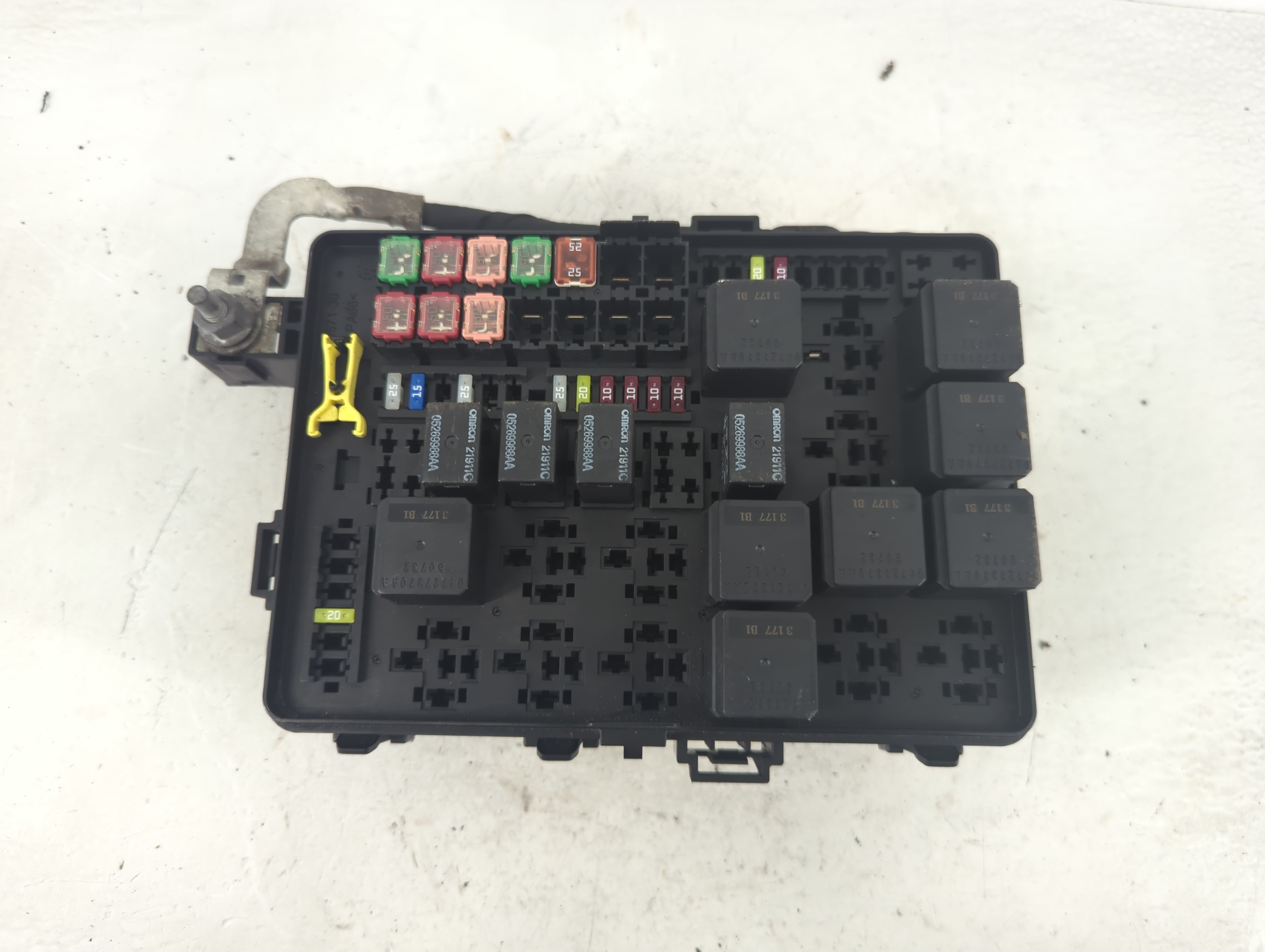 2015-2016 Dodge Charger Fusebox Fuse Box Relay Module 1213477 - Oemusedautoparts1.com