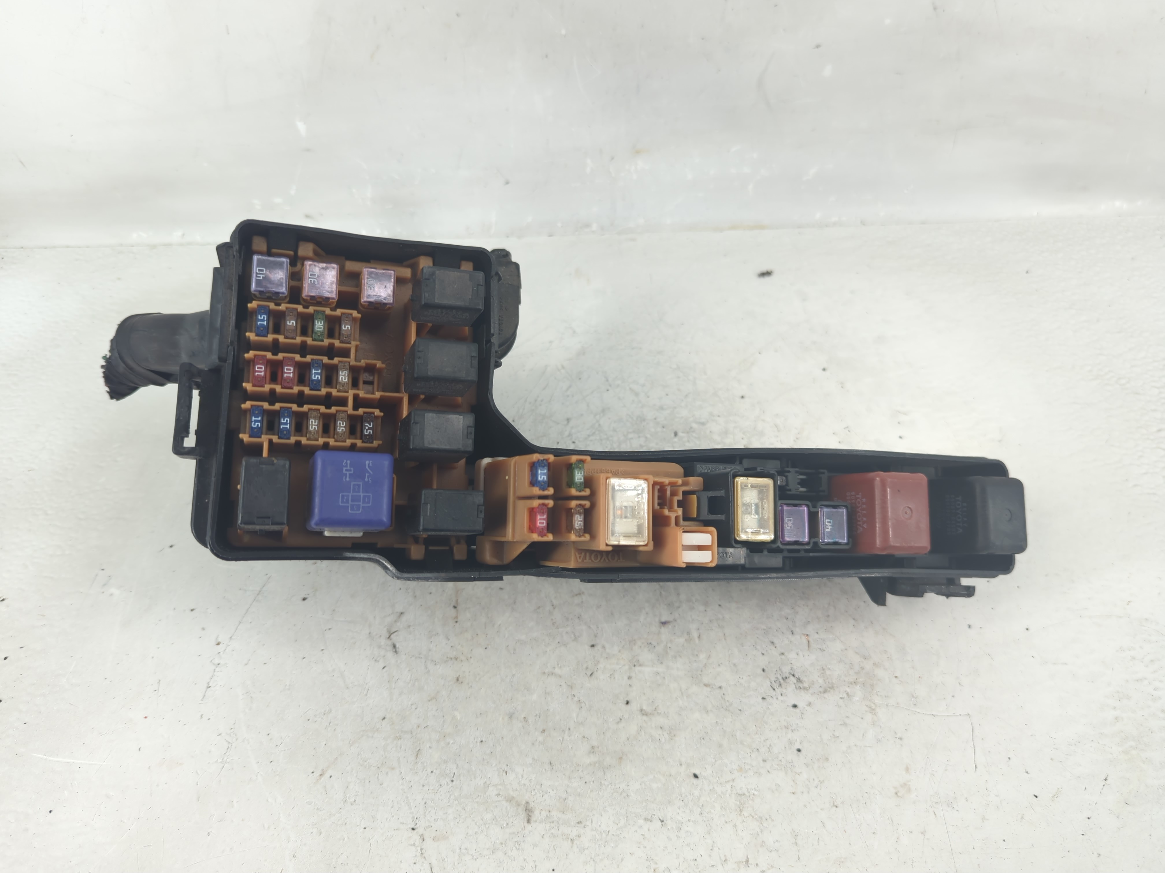 2009-2013 Toyota Corolla Fusebox Fuse Box Relay Module 1213478 - Oemusedautoparts1.com