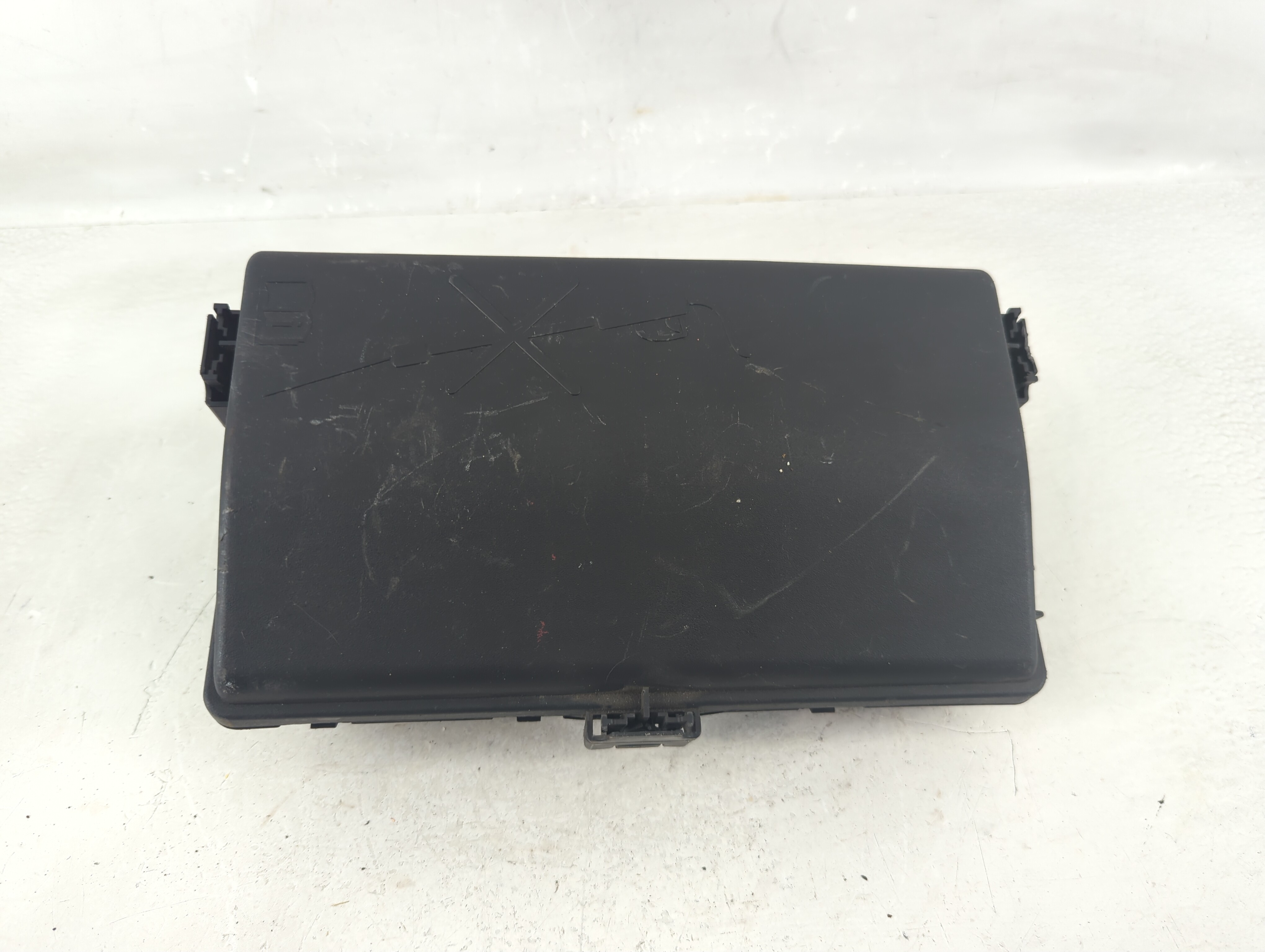 2014-2016 Buick Lacrosse Fusebox Fuse Box Relay Module 812461952 1213483 - Oemusedautoparts1.com