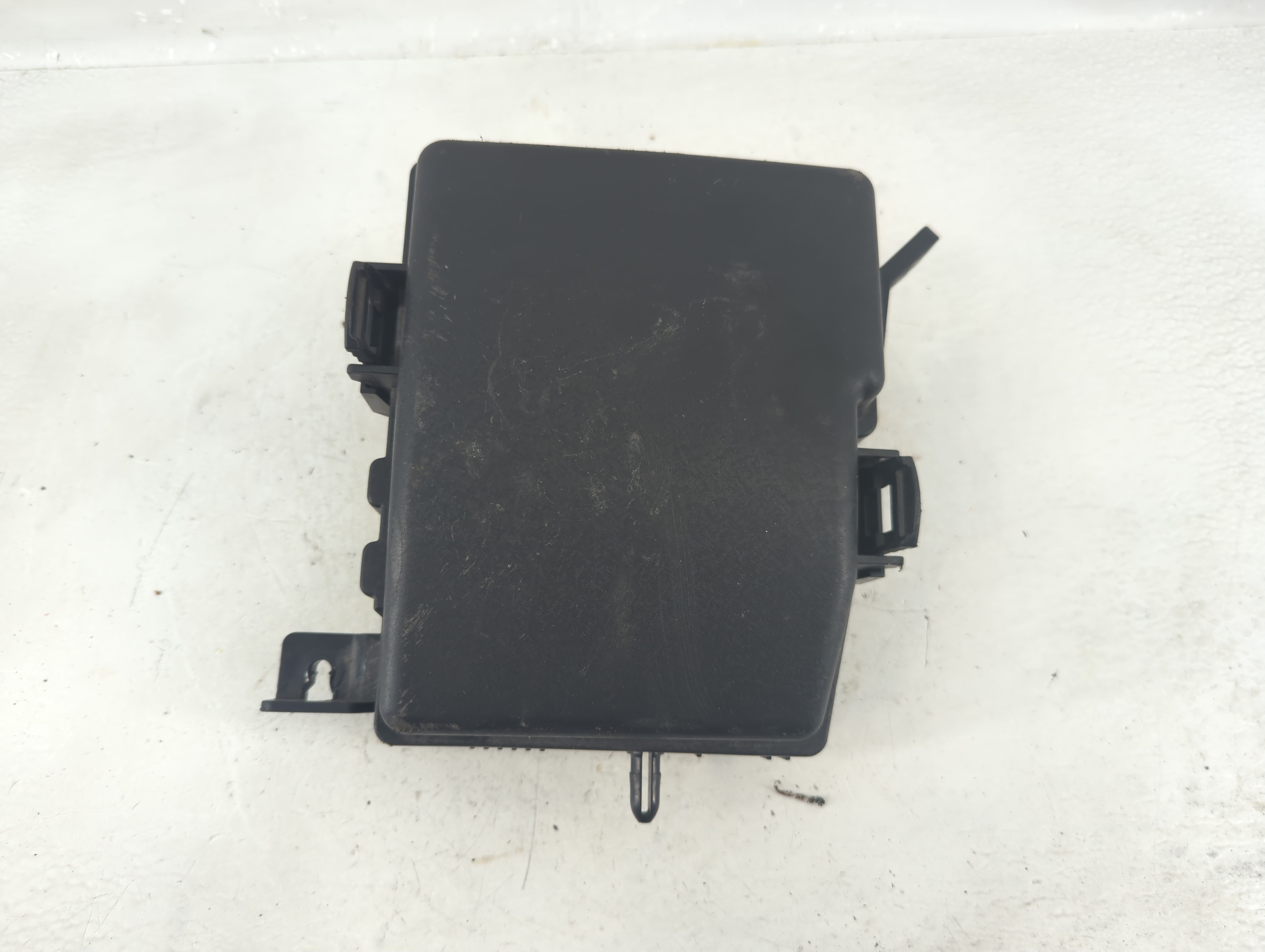 2015-2017 Hyundai Azera Fusebox Fuse Box Relay Module 91955-2t930 1213486 - Oemusedautoparts1.com