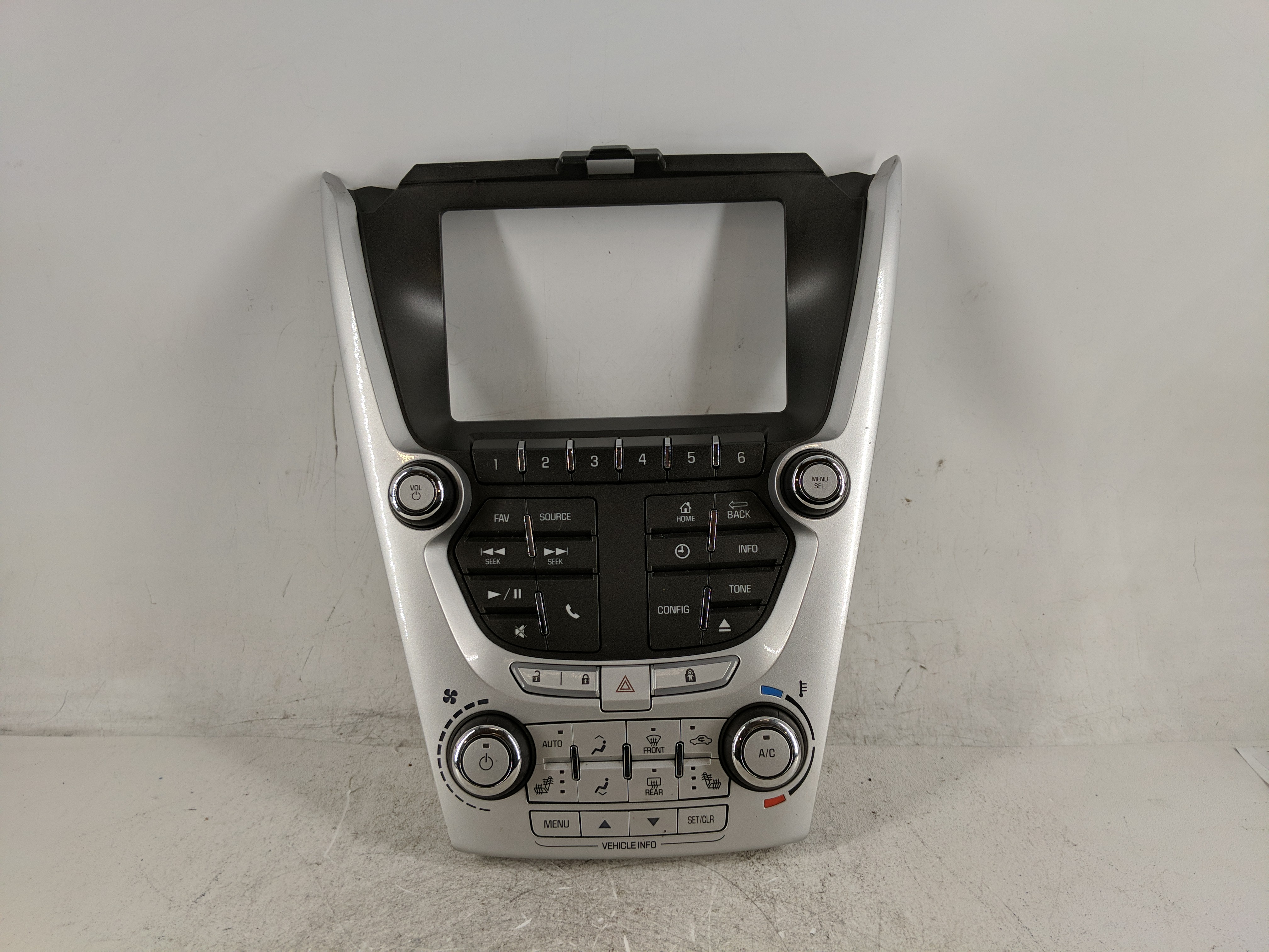 2012-2015 Chevrolet Equinox Am Fm Cd Player Radio Receiver 1213497 - Oemusedautoparts1.com