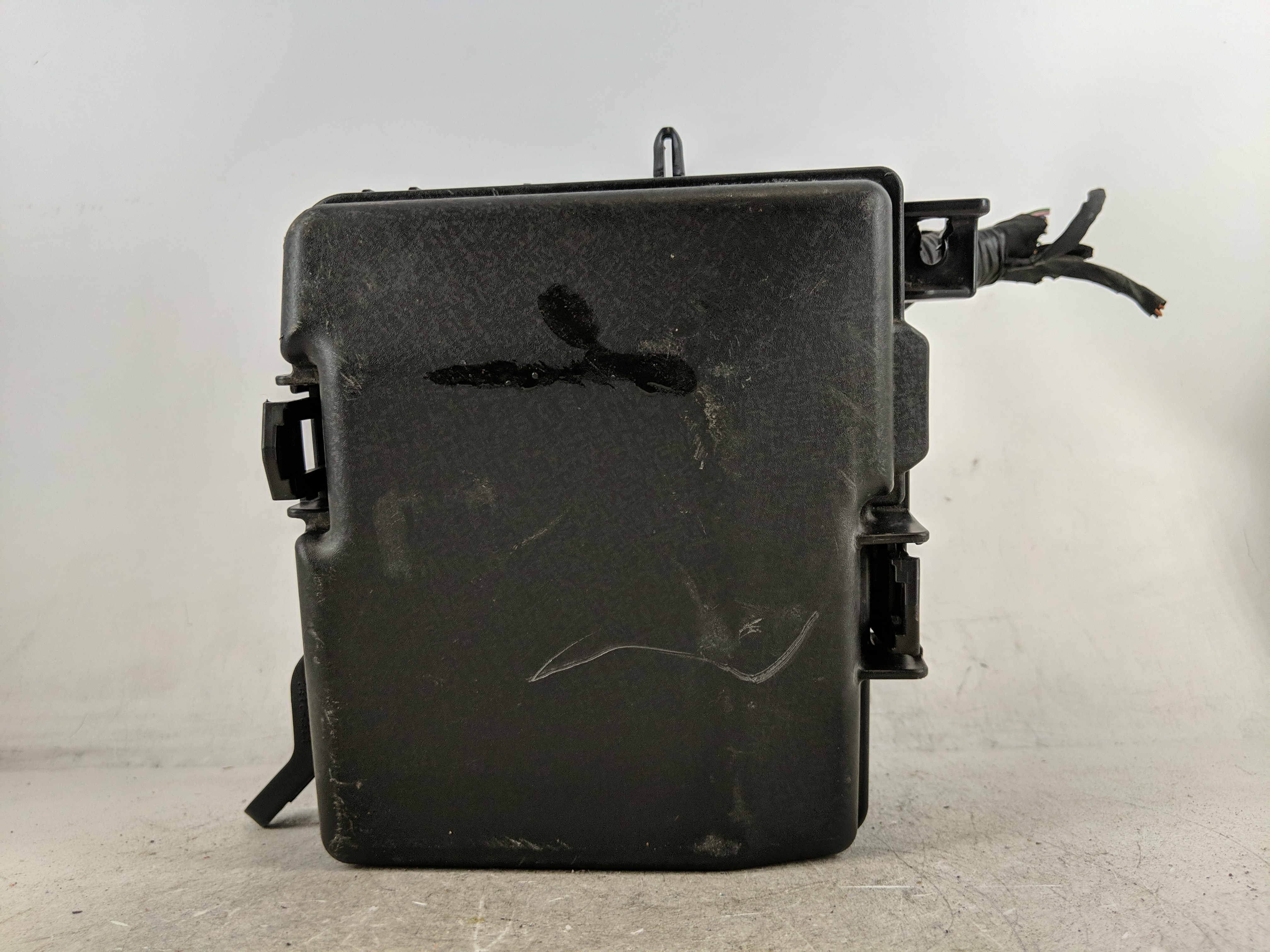 2020-2020 Kia Optima Fusebox Fuse Box Relay Module 91700d5220jc 1213508 - Oemusedautoparts1.com