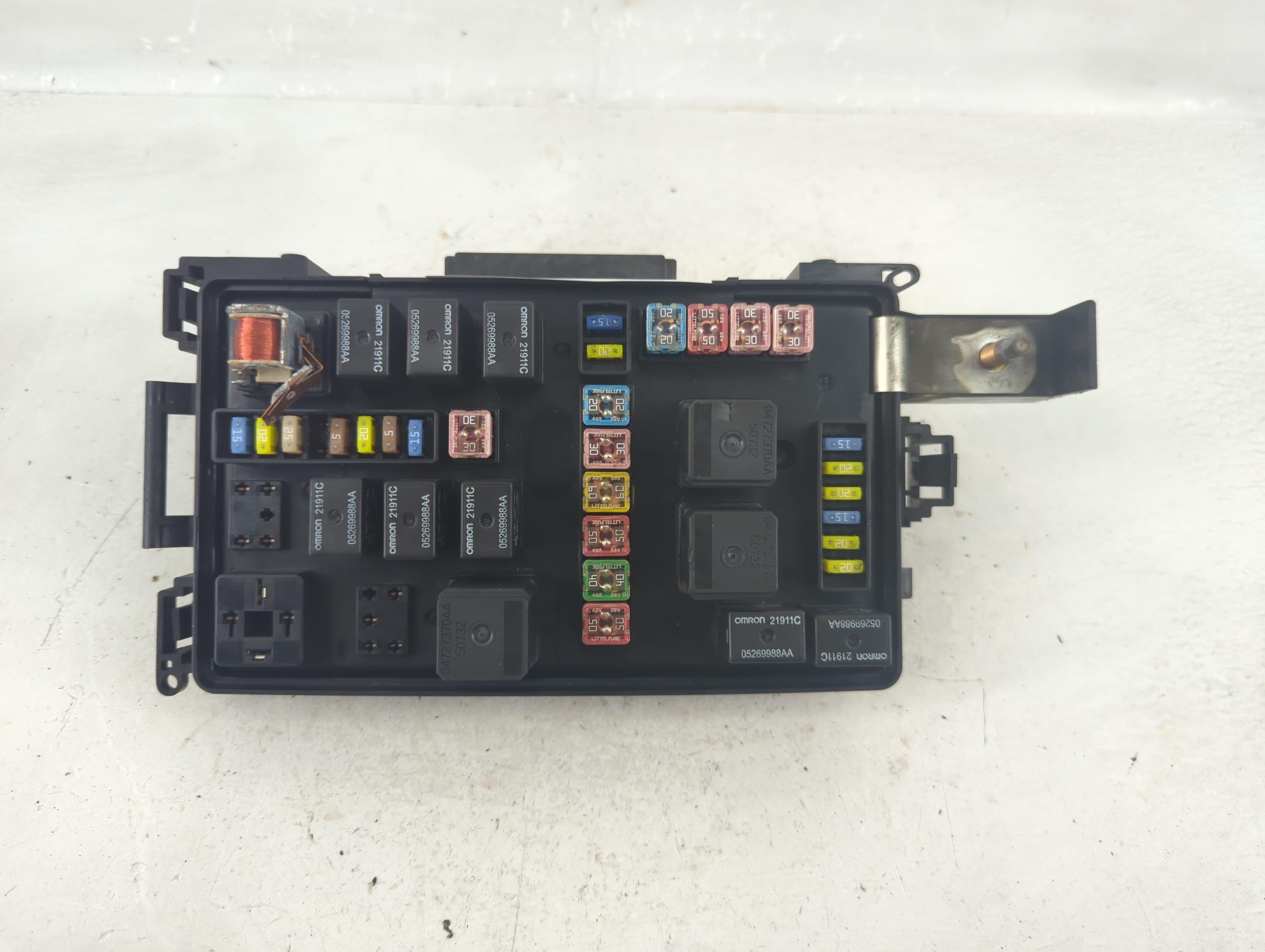 2006-2007 Chrysler 300 Fusebox Fuse Box Relay Module P04692031ah 1213544 - Oemusedautoparts1.com
