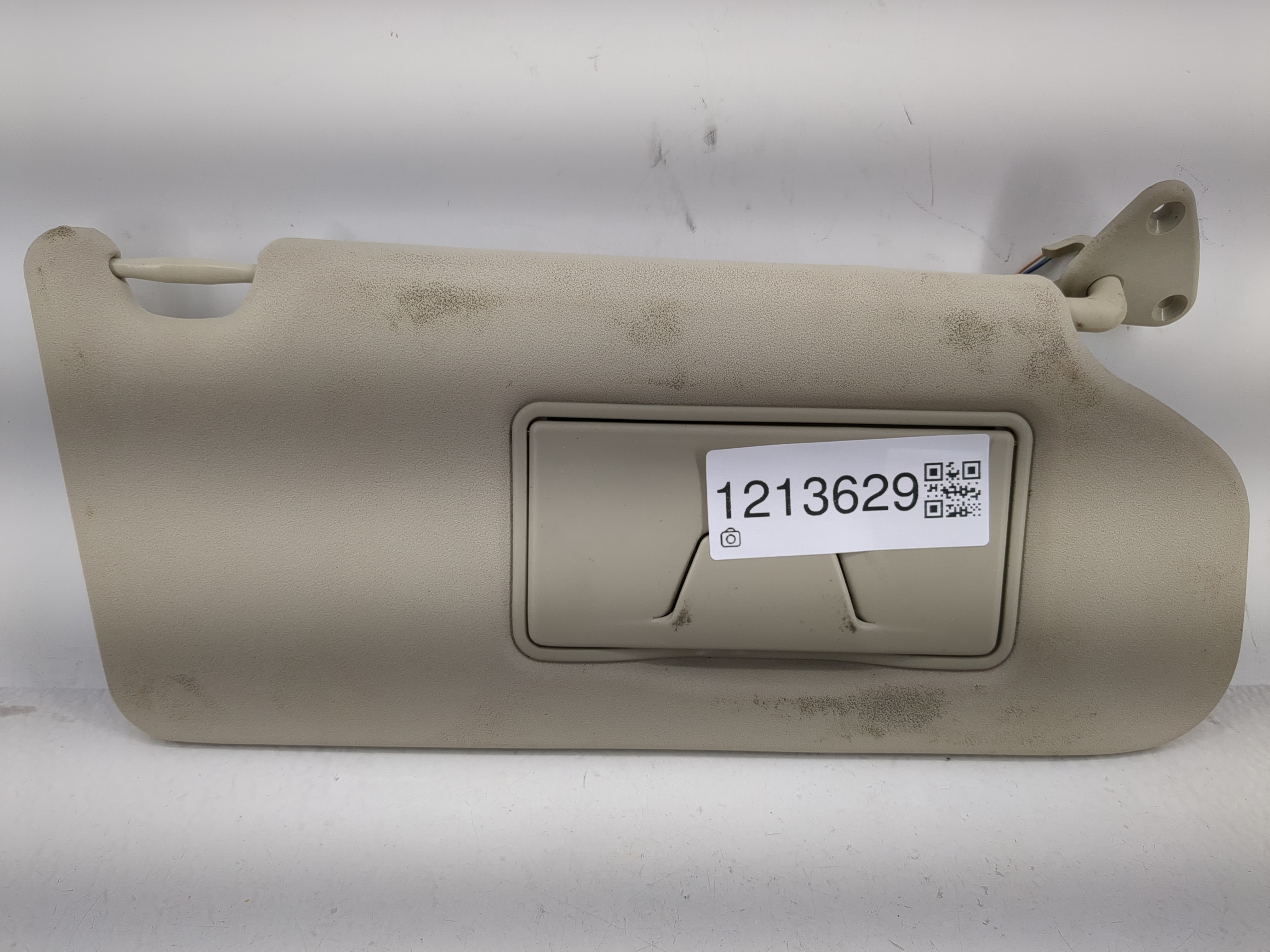2014-2015 Mitsubishi Outlander Passenger Sun Visor Mirror Right Sunvisor 1213629 - Oemusedautoparts1.com
