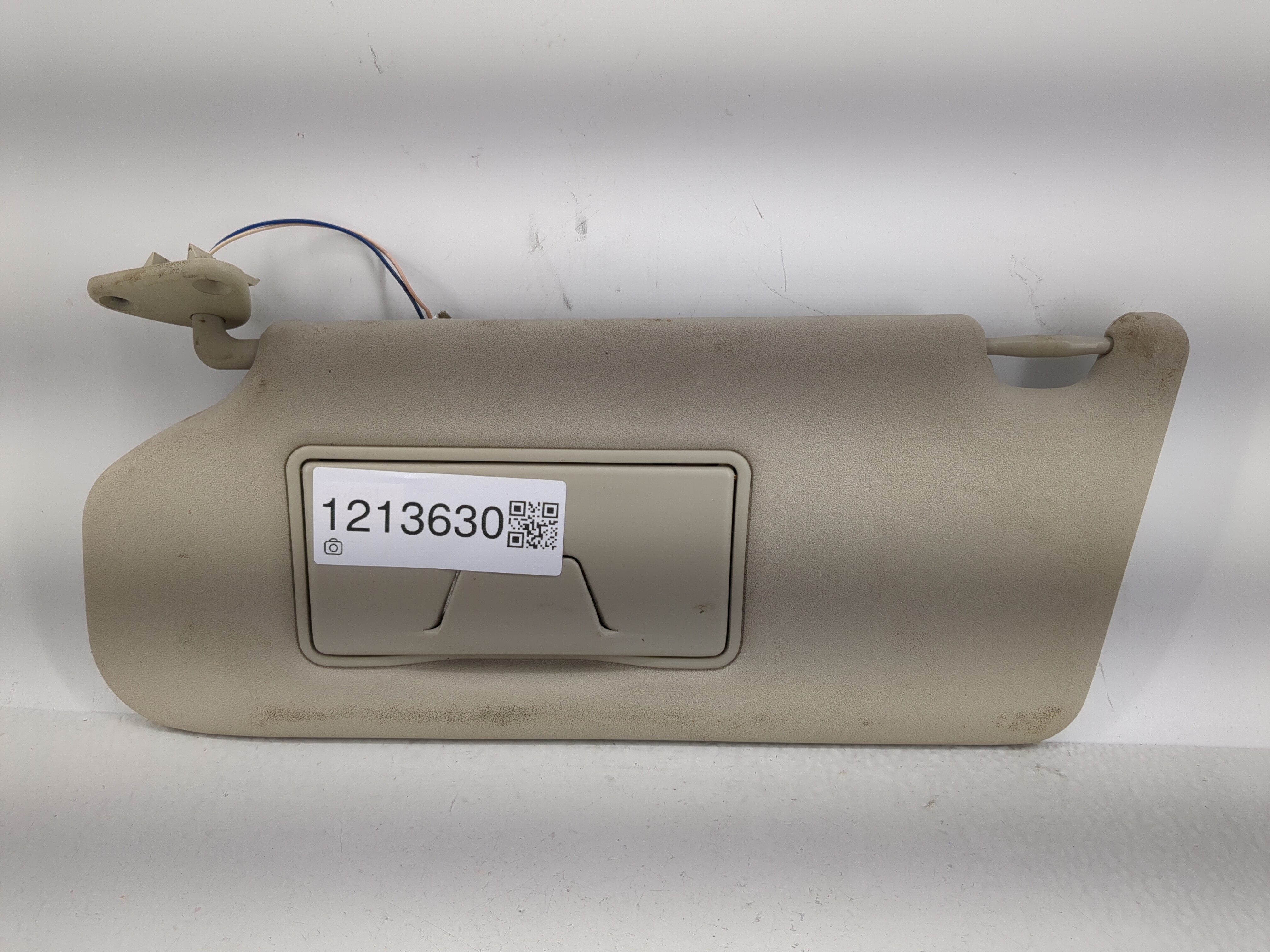 2014-2015 Mitsubishi Outlander Driver Sun Visor Mirror Left Sunvisor 1213630 - Oemusedautoparts1.com