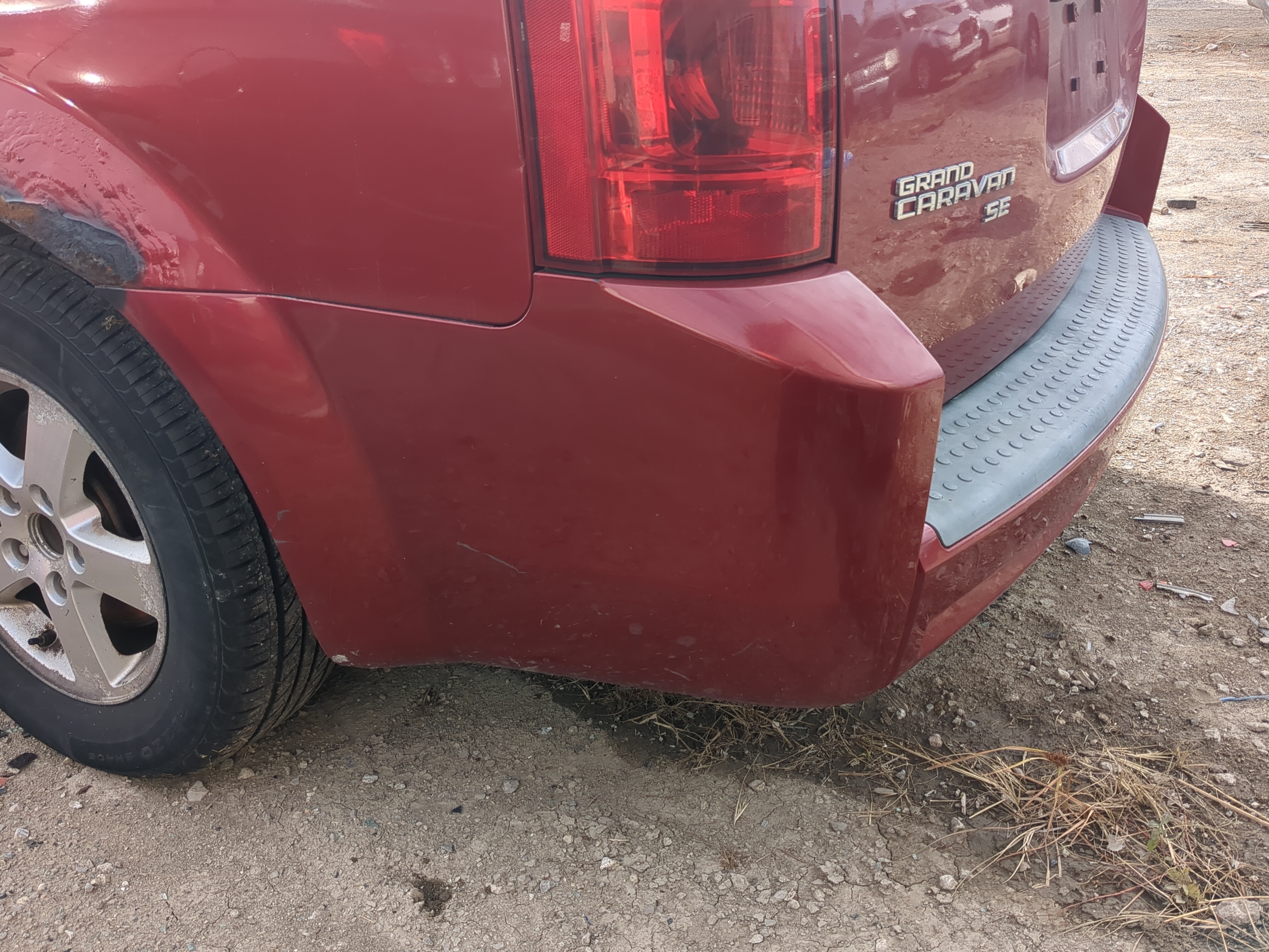 2008-2010 Dodge Grand Caravan Rear Bumper Assembly Oem 1213684 - Oemusedautoparts1.com