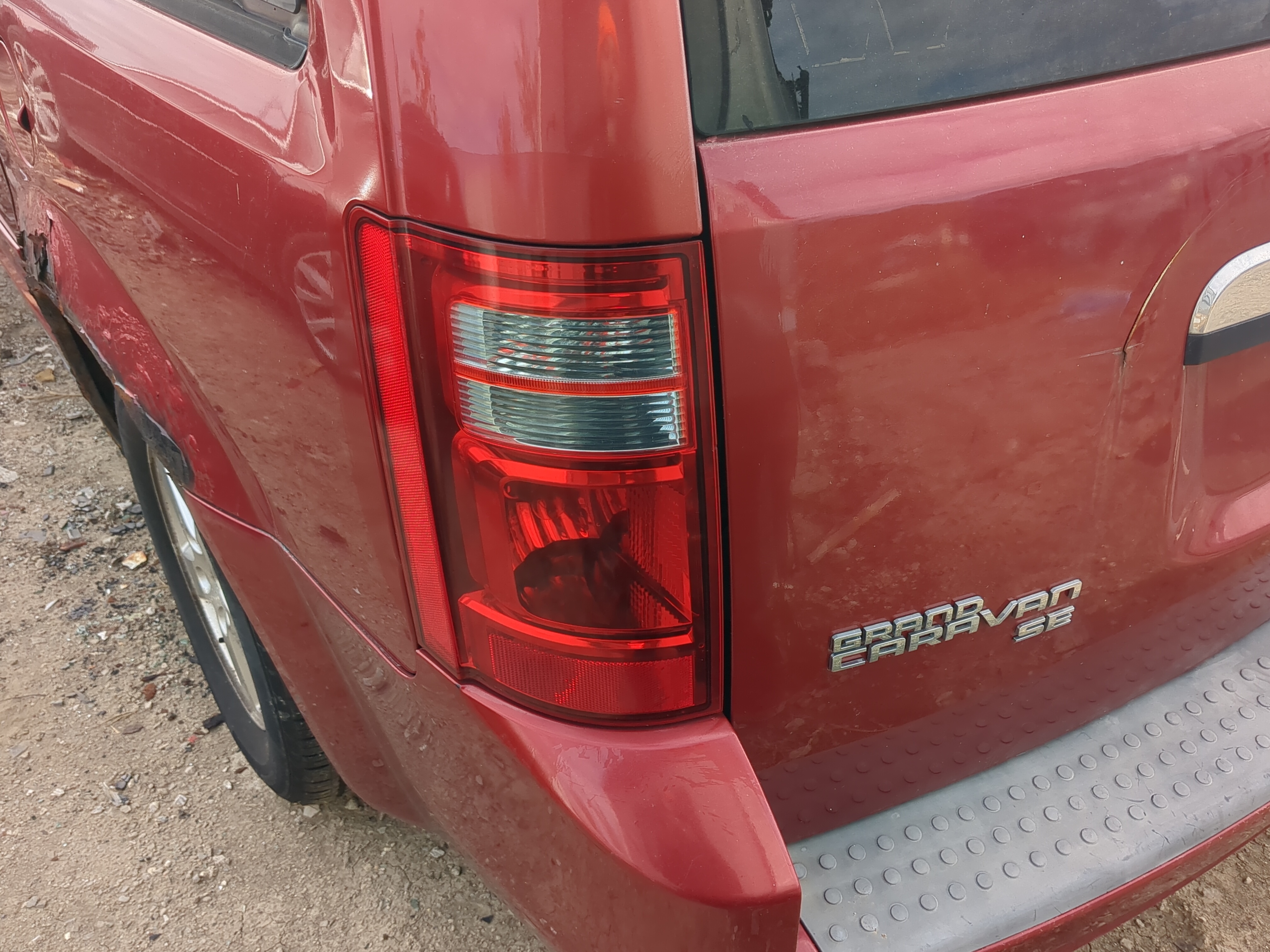 2008-2010 Dodge Grand Caravan Driver Left Side Tail Light Taillight Oem 1213741 - Oemusedautoparts1.com