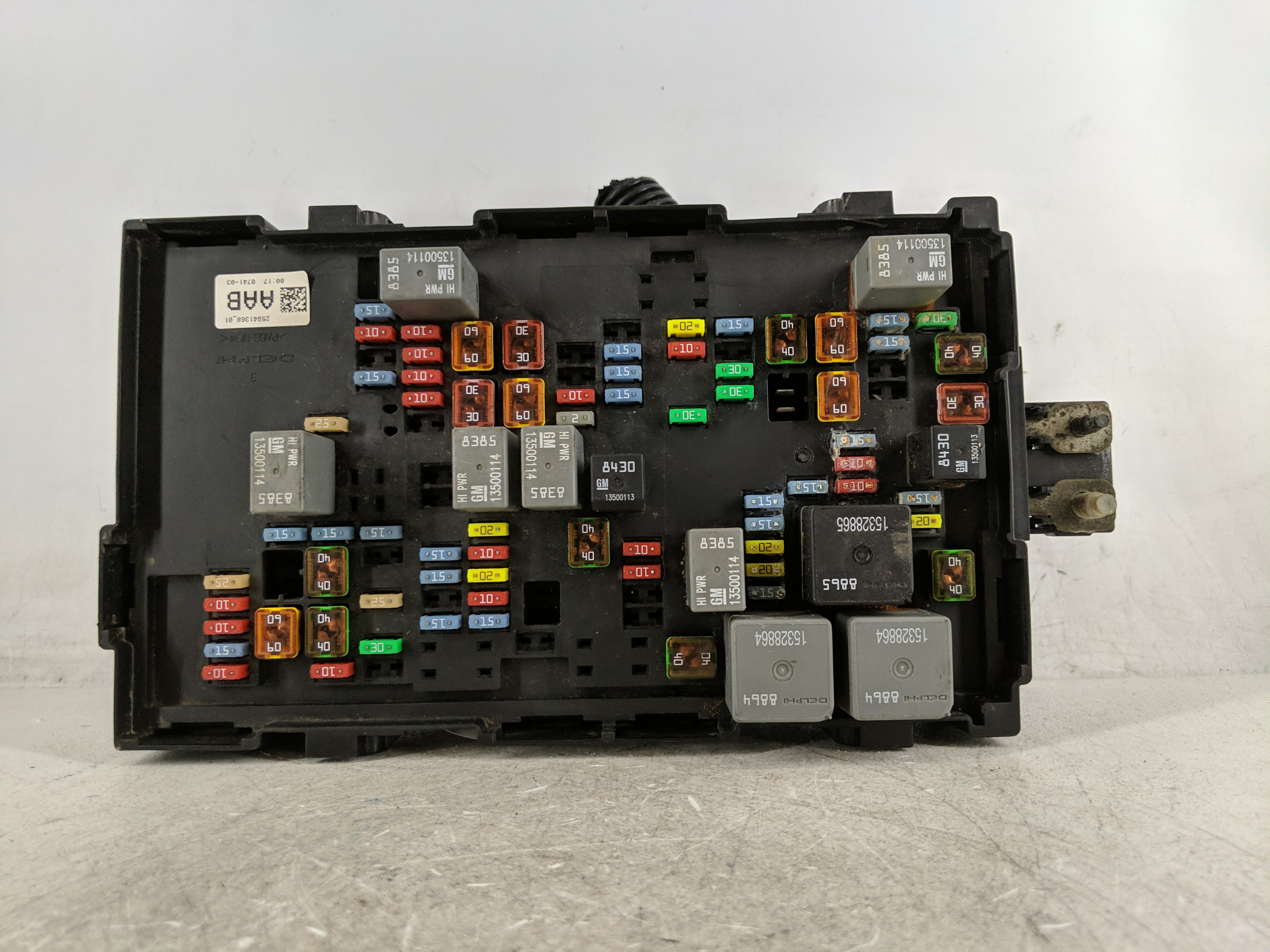 2010-2014 Gmc Yukon Xl 1500 Fusebox Fuse Box Relay Module 25941368 01 1213794 - Oemusedautoparts1.com