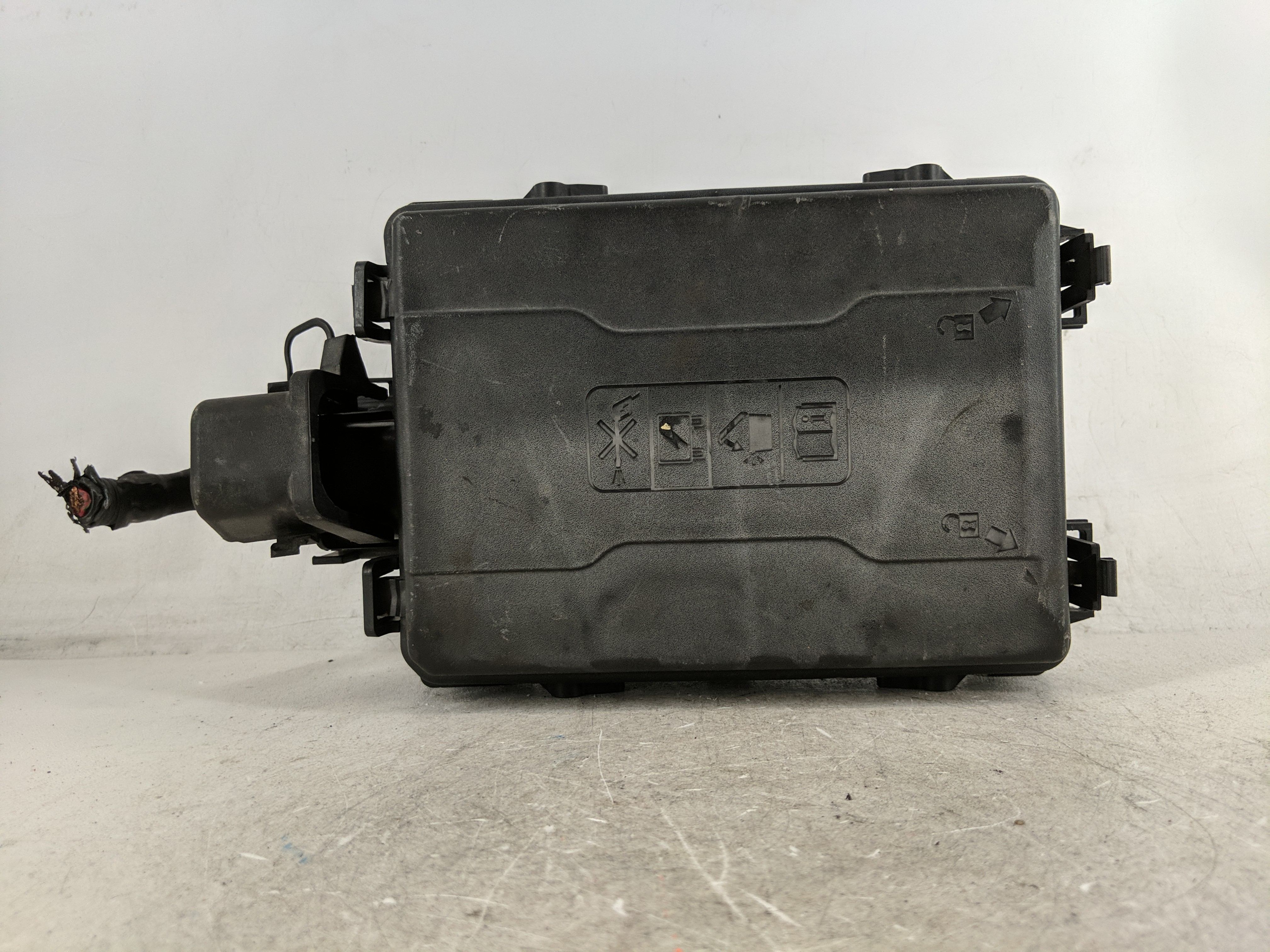 2016-2017 Chevrolet Silverado 1500 Fusebox Fuse Box Relay Module 1213798 - Oemusedautoparts1.com