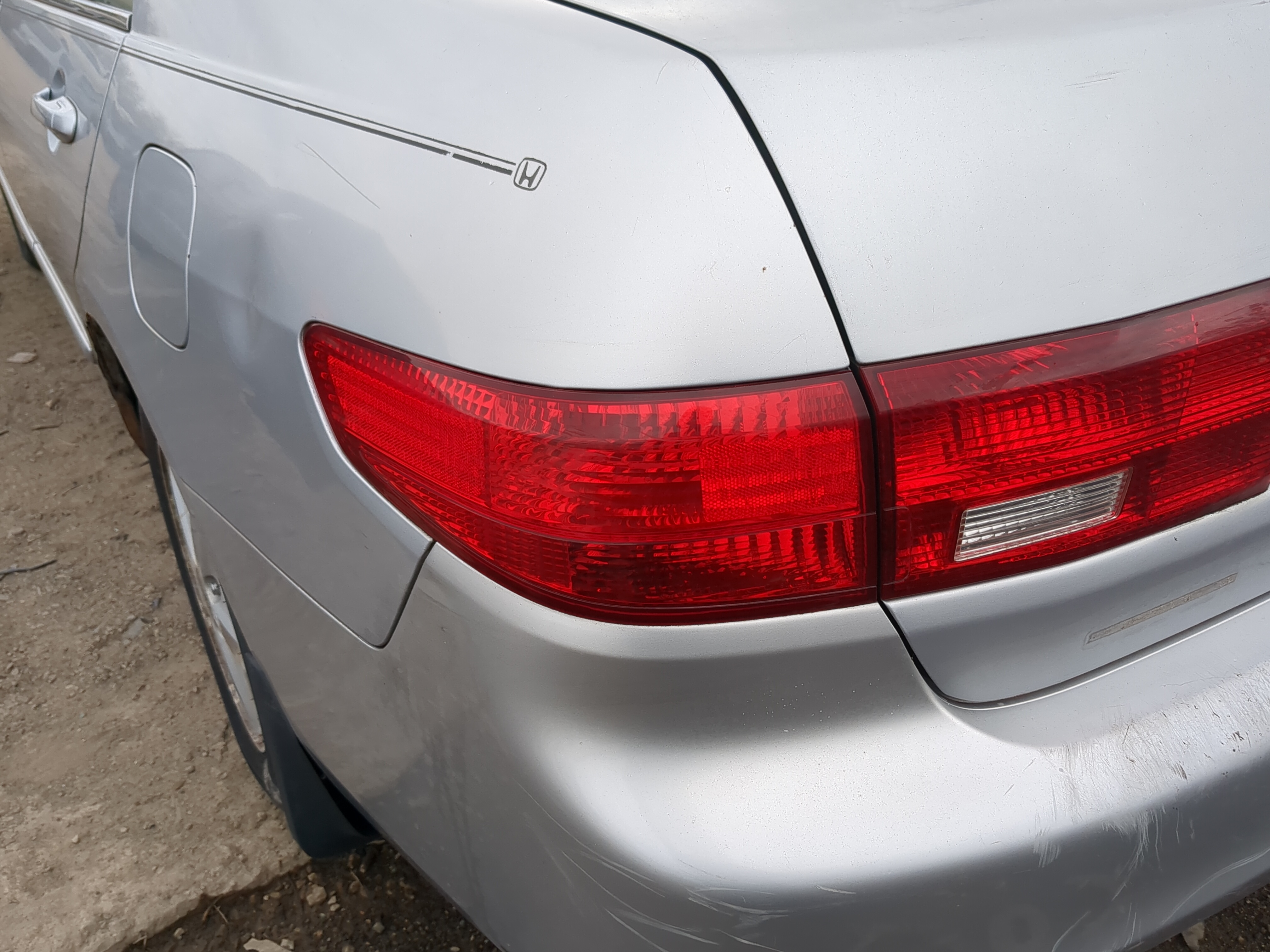 2005-2005 Honda Accord Driver Left Side Tail Light Taillight Oem 1214052 - Oemusedautoparts1.com