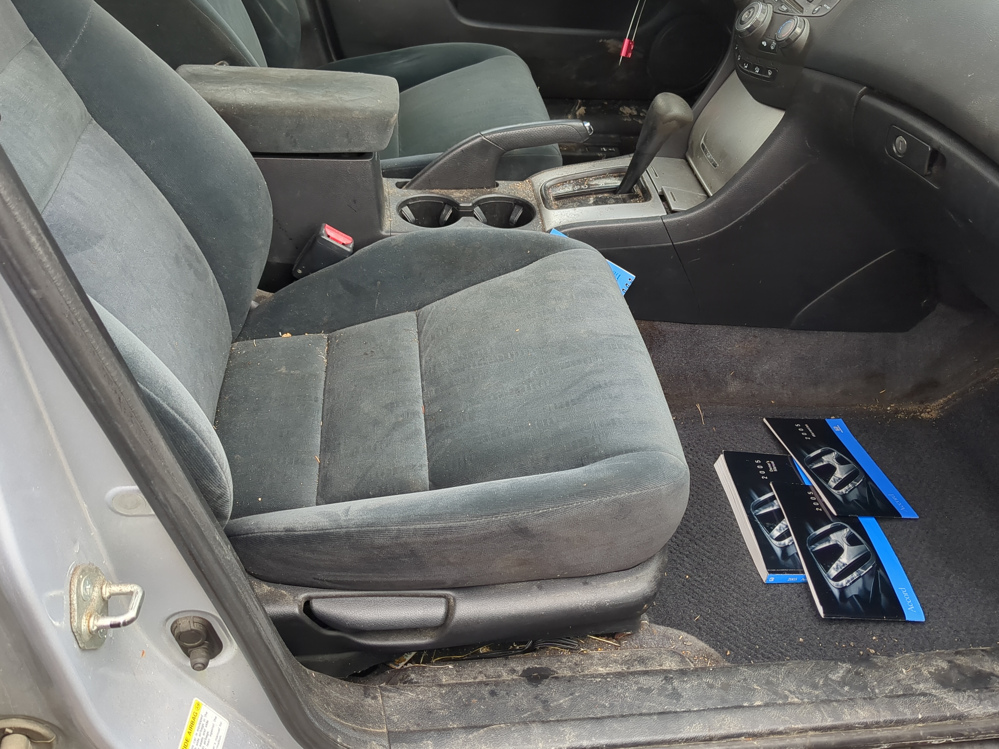 Picture of 2005-2007 Honda Accord Passenger Front Seat Oem 1214085