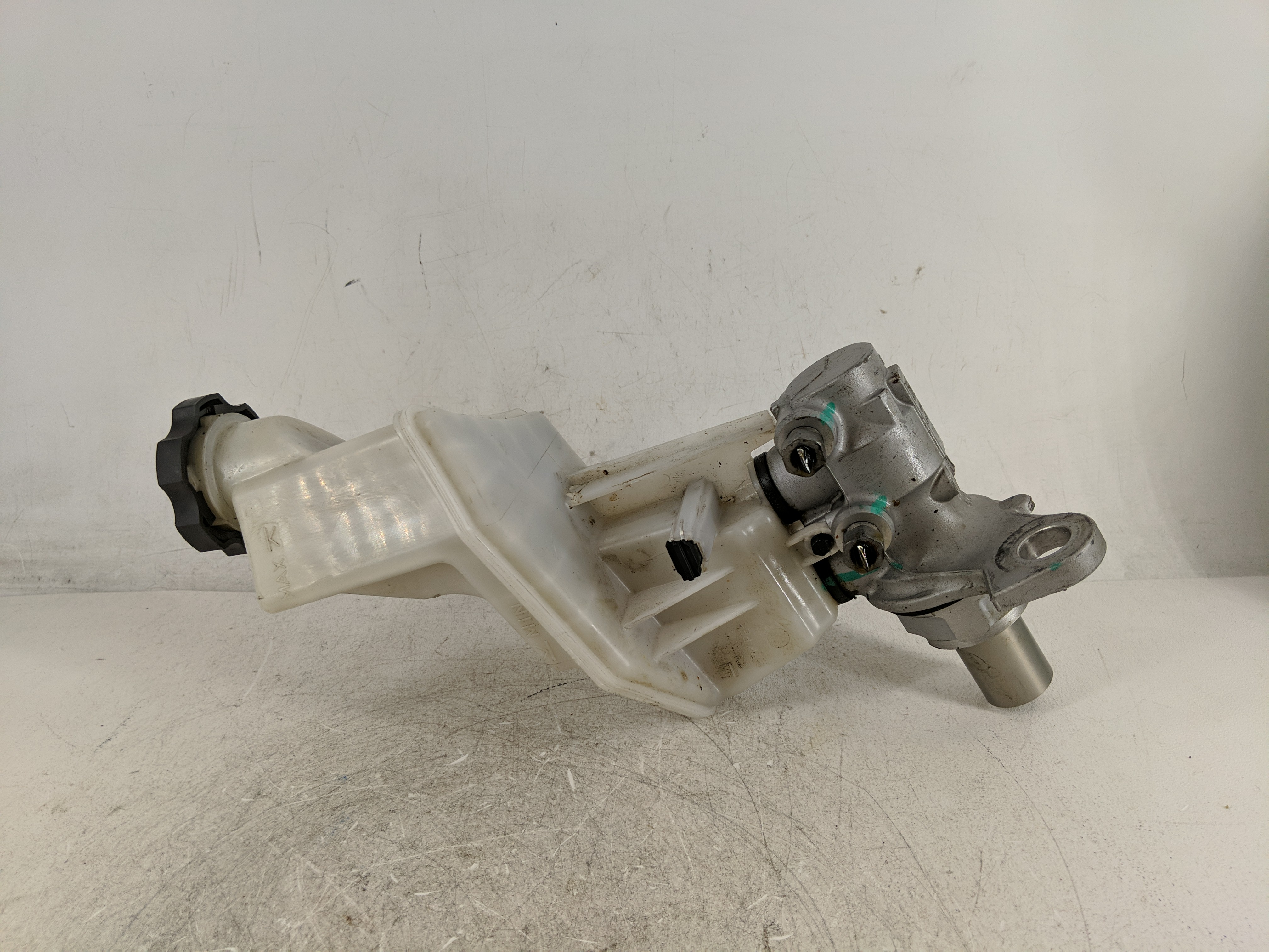 Gmc Terrain Brake Master Cylinder 1214110 - Oemusedautoparts1.com