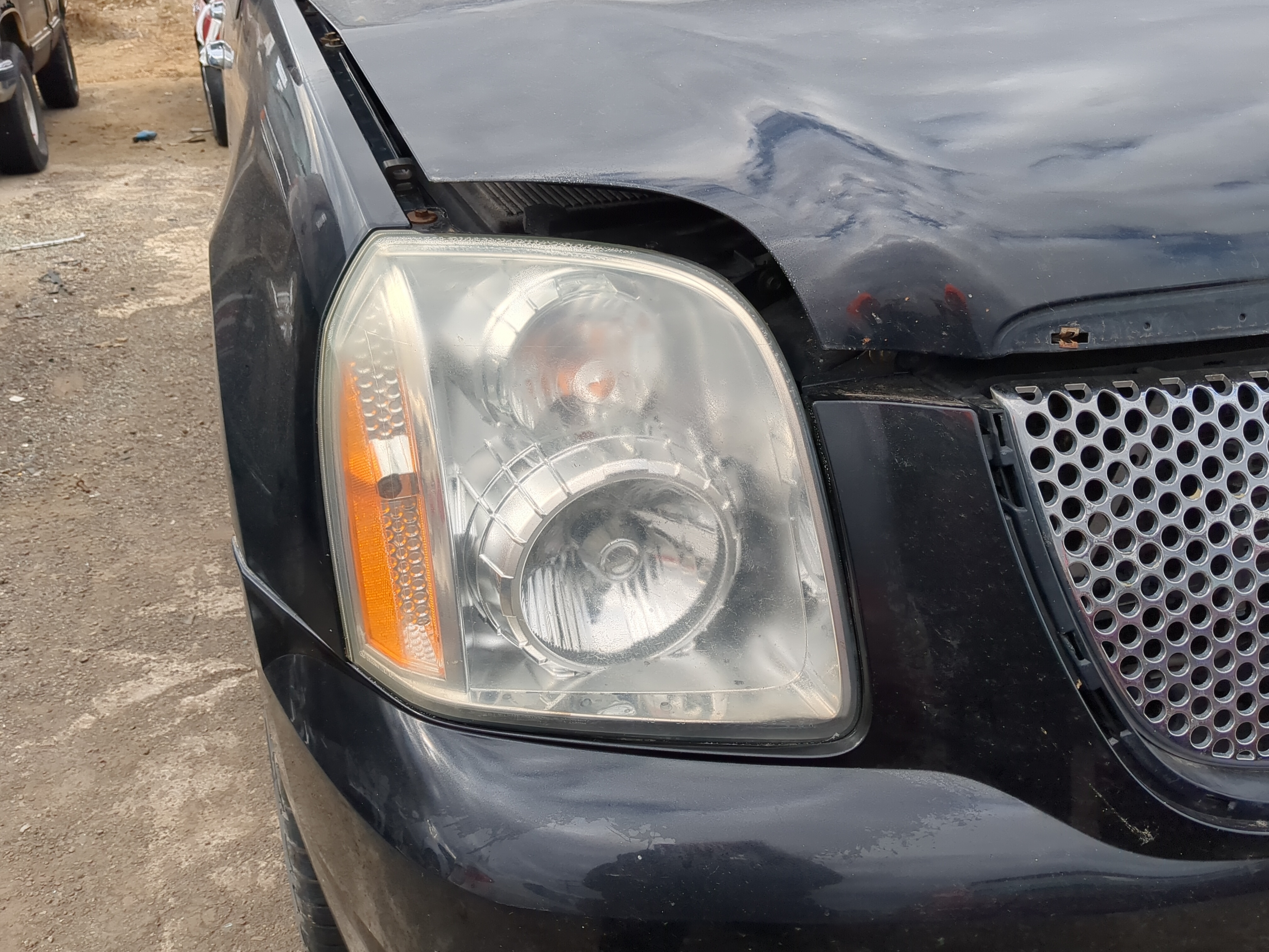 2007-2014 Gmc Yukon Passenger Right Oem Head Light Headlight Lamp 1214159 - Oemusedautoparts1.com